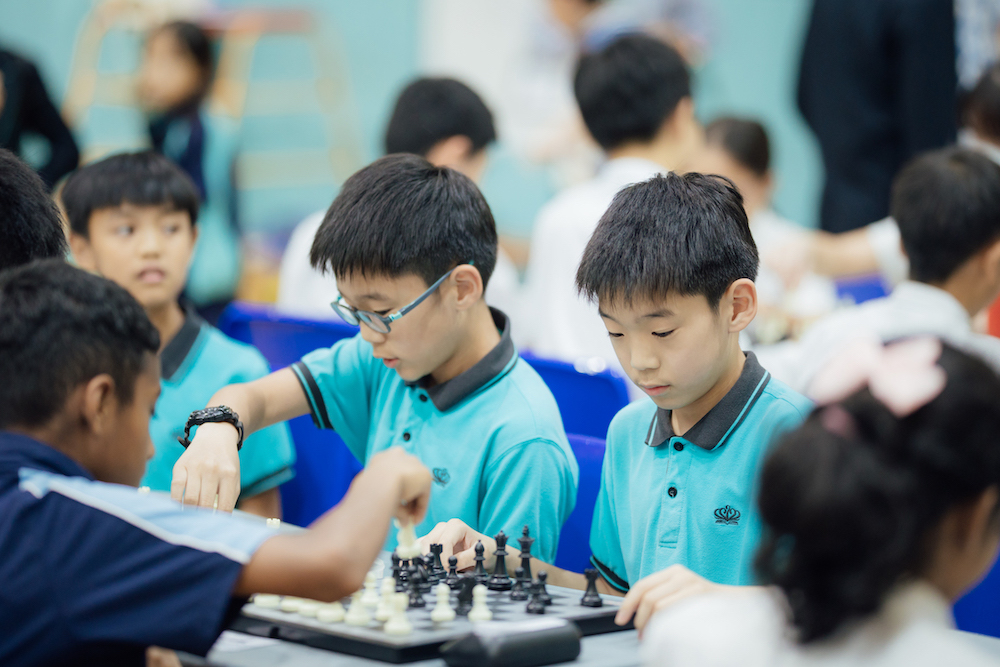 Pawn to D5, Bishop to G6, Rook to take white knight… CHECK! - Chess Tournament