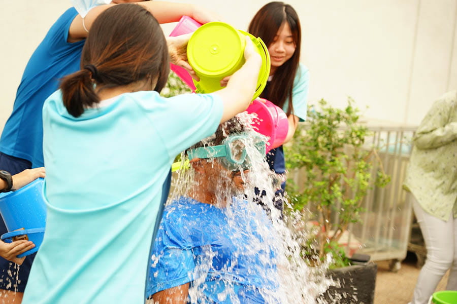 Ice Bucket Challenge - Carousel For News Detail