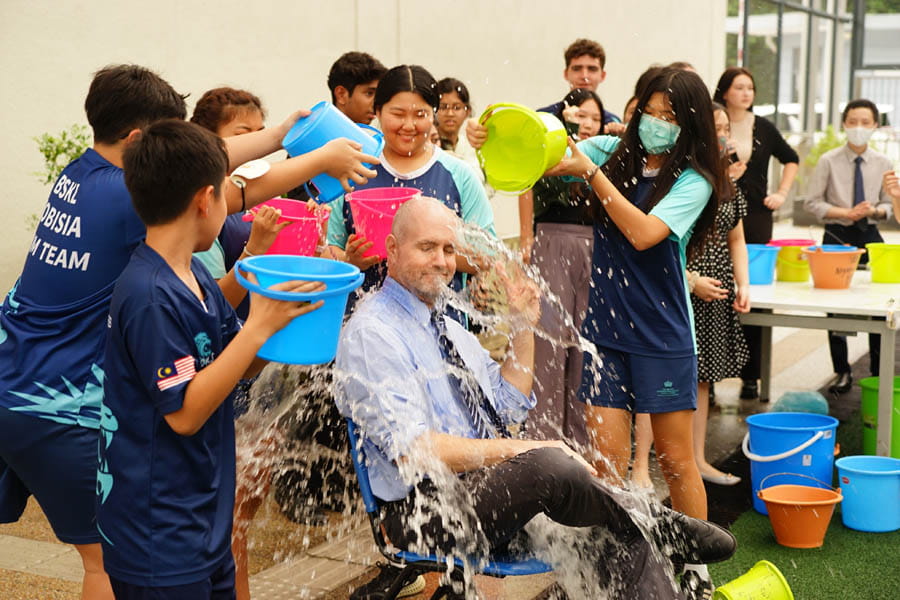 Ice Bucket Challenge - Carousel For News Detail