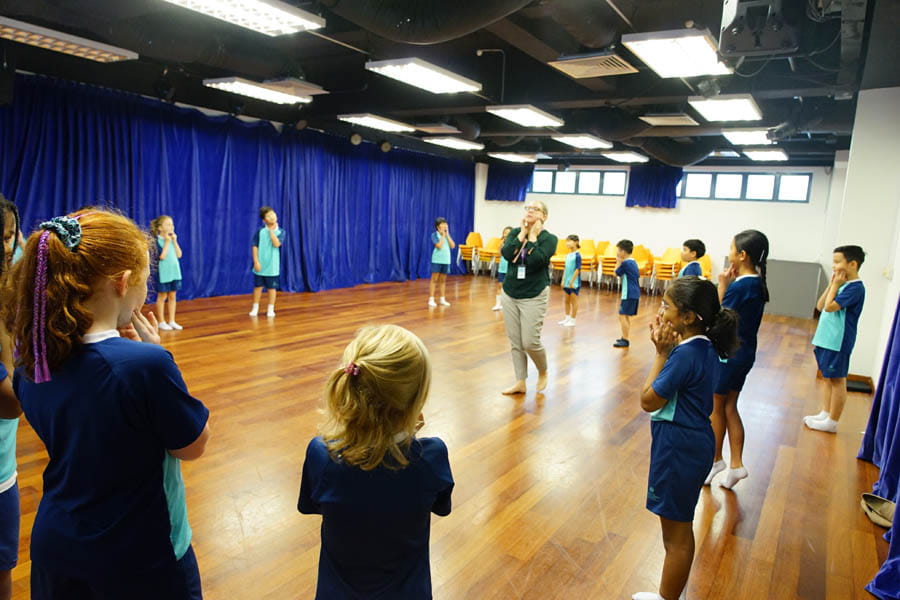 Juilliard Drama Curriculum Specialist Visit - Stephanie Cunningham - Carousel For News Detail