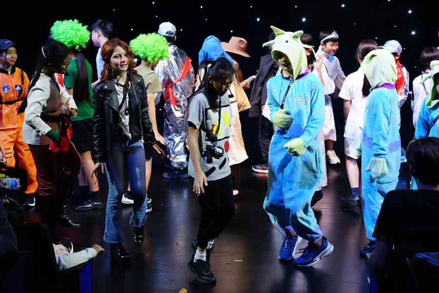 The Umpire Strikes Back: Year 6's 'Star Warts' production captivates audiences across the galaxy - Carousel For News Detail