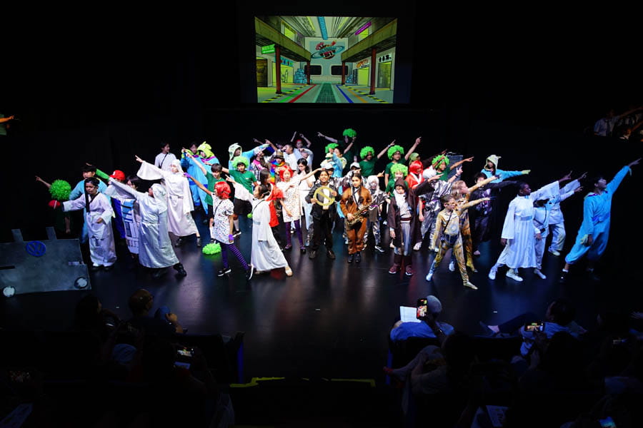 The Umpire Strikes Back: Year 6's 'Star Warts' production captivates audiences across the galaxy - Carousel For News Detail