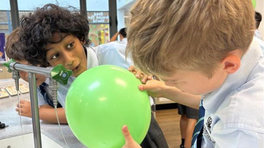 Year 5 students discover the wonders of static electricity through hands-on experiments - Carousel For News Detail