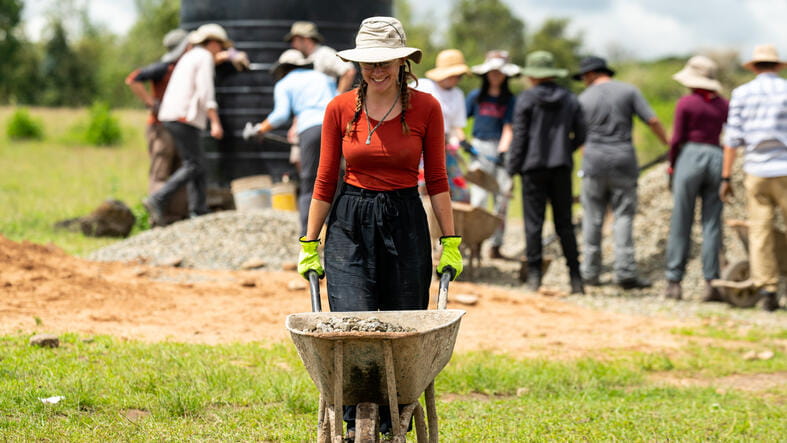 精彩的课外活动|南京英国国际学校 - 07 - Feature Cards Pattern - Expeditions