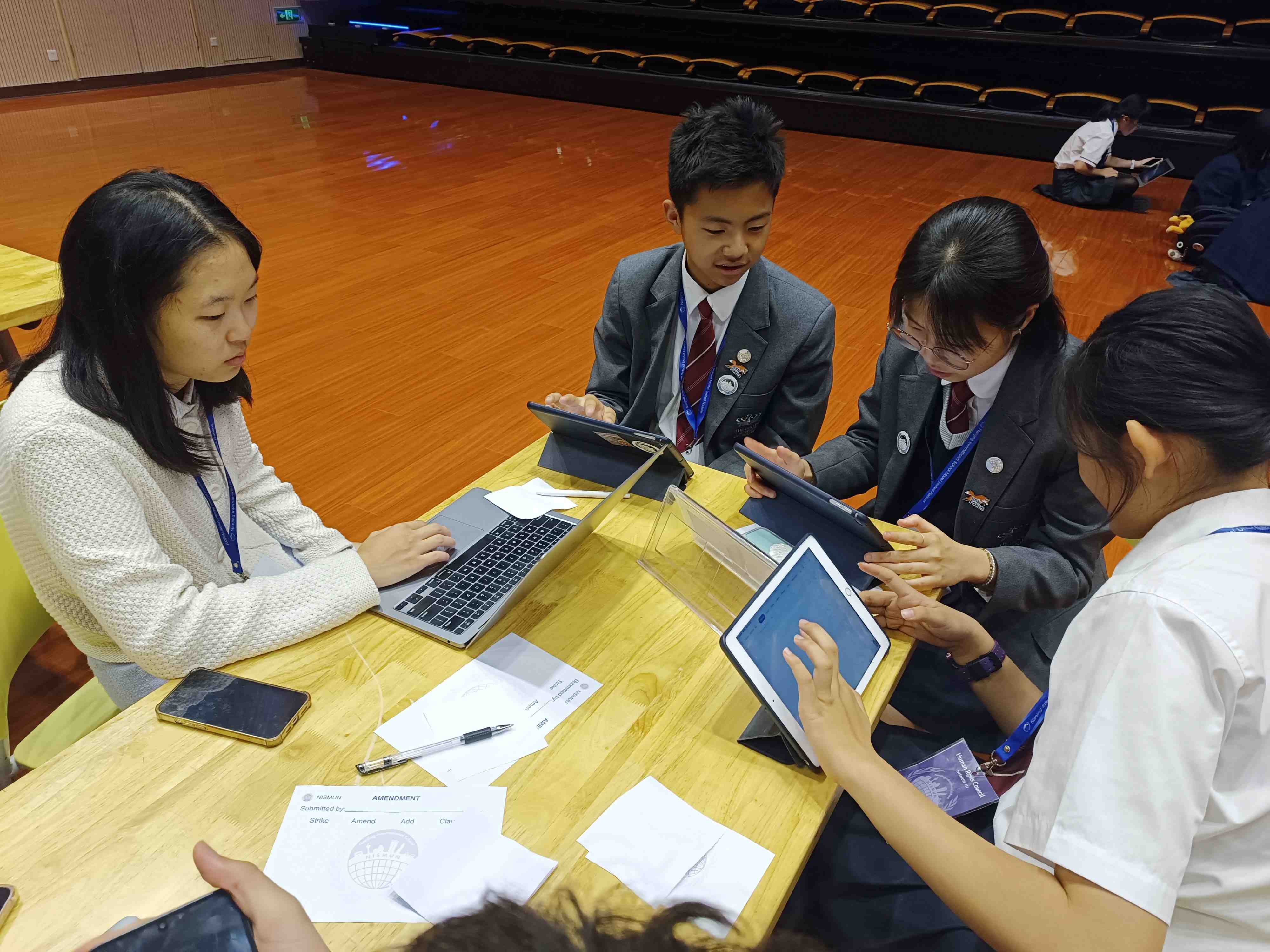 BSN在模拟联合国活动上取得佳绩 - NIS MUN DAY