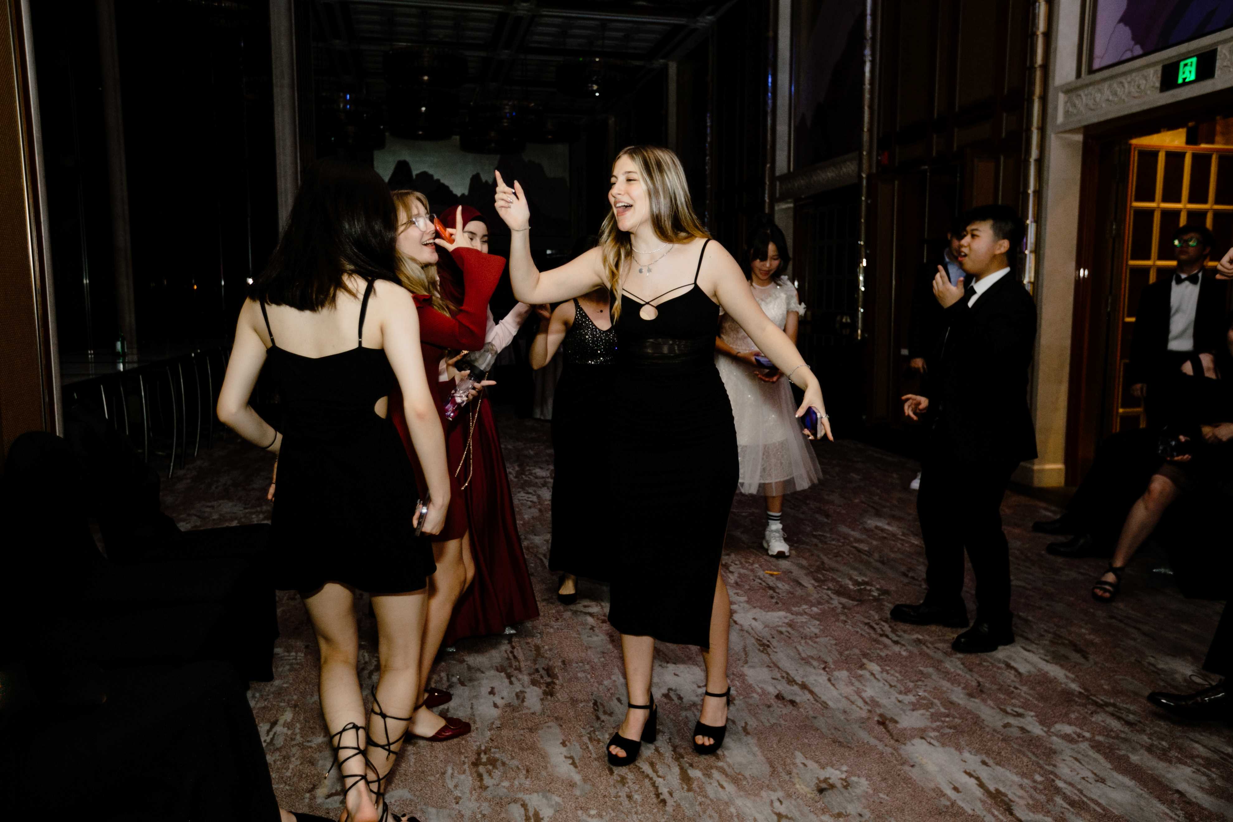 Class of 2023 Dazzles the Prom Party with Style - Class of 2023 Dazzles the Prom Party with Style