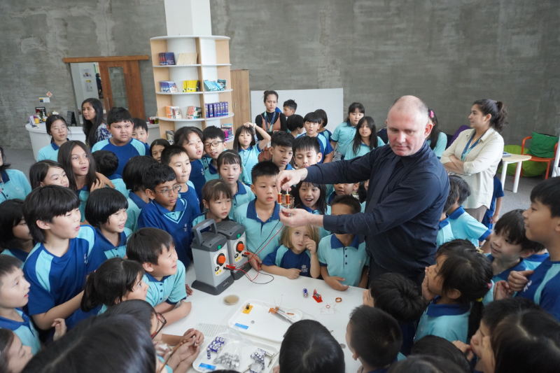 Nurturing curiosity through experiential learning - Nurturing curiosity through experiential learning