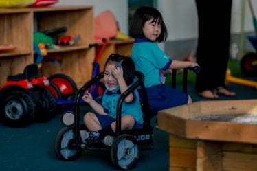 International Preschool in Yangon | British School Yangon - Feature Cards Pattern 1