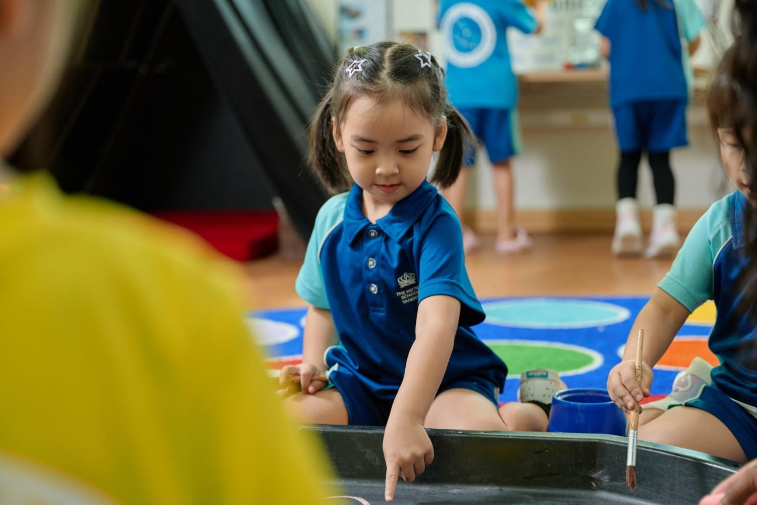 International Preschool in Yangon | British School Yangon - Feature Cards Pattern 1