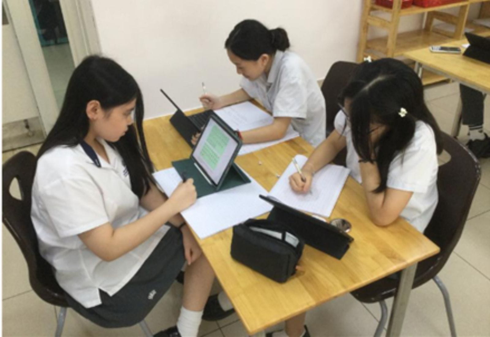 Bản tin hàng tuần ngày 27/10/2023 - Weekly Updates on 27-10-2023