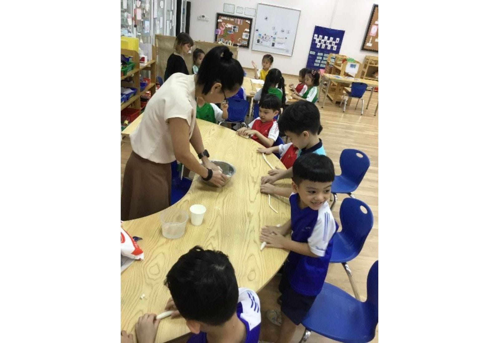Bản tin hàng tuần ngày 27/10/2023 - Weekly Updates on 27-10-2023