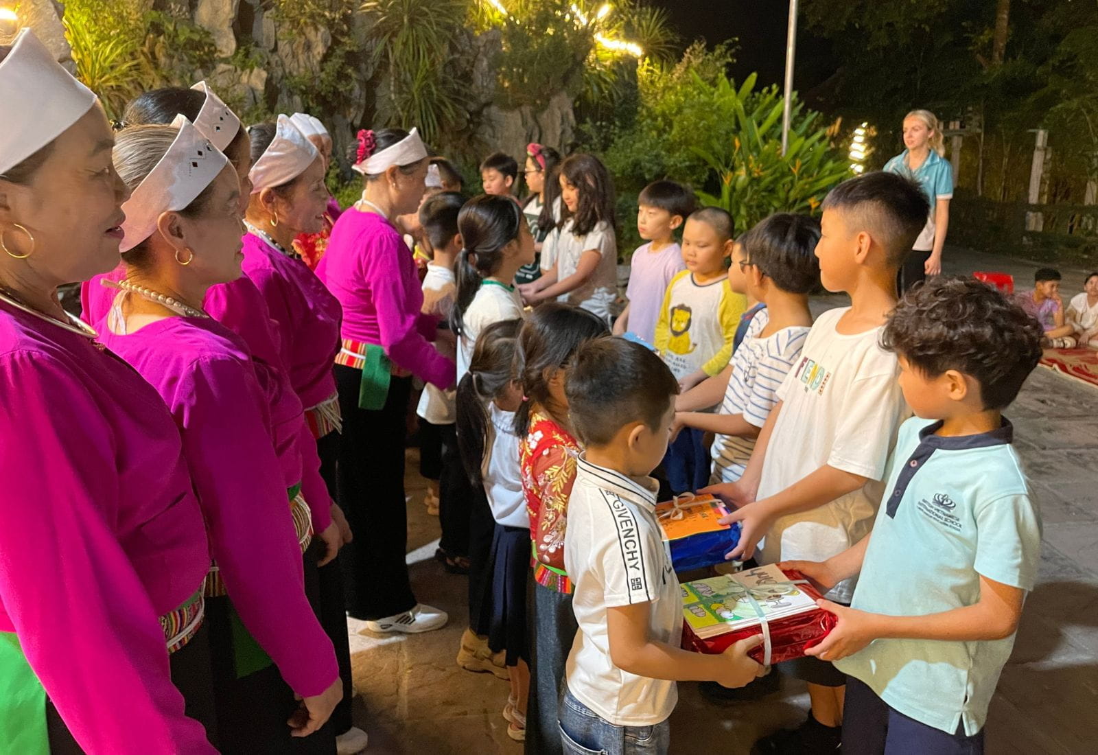 Bản tin hàng tuần ngày 3/11/2023 - Weekly Updates on 3-11-2023