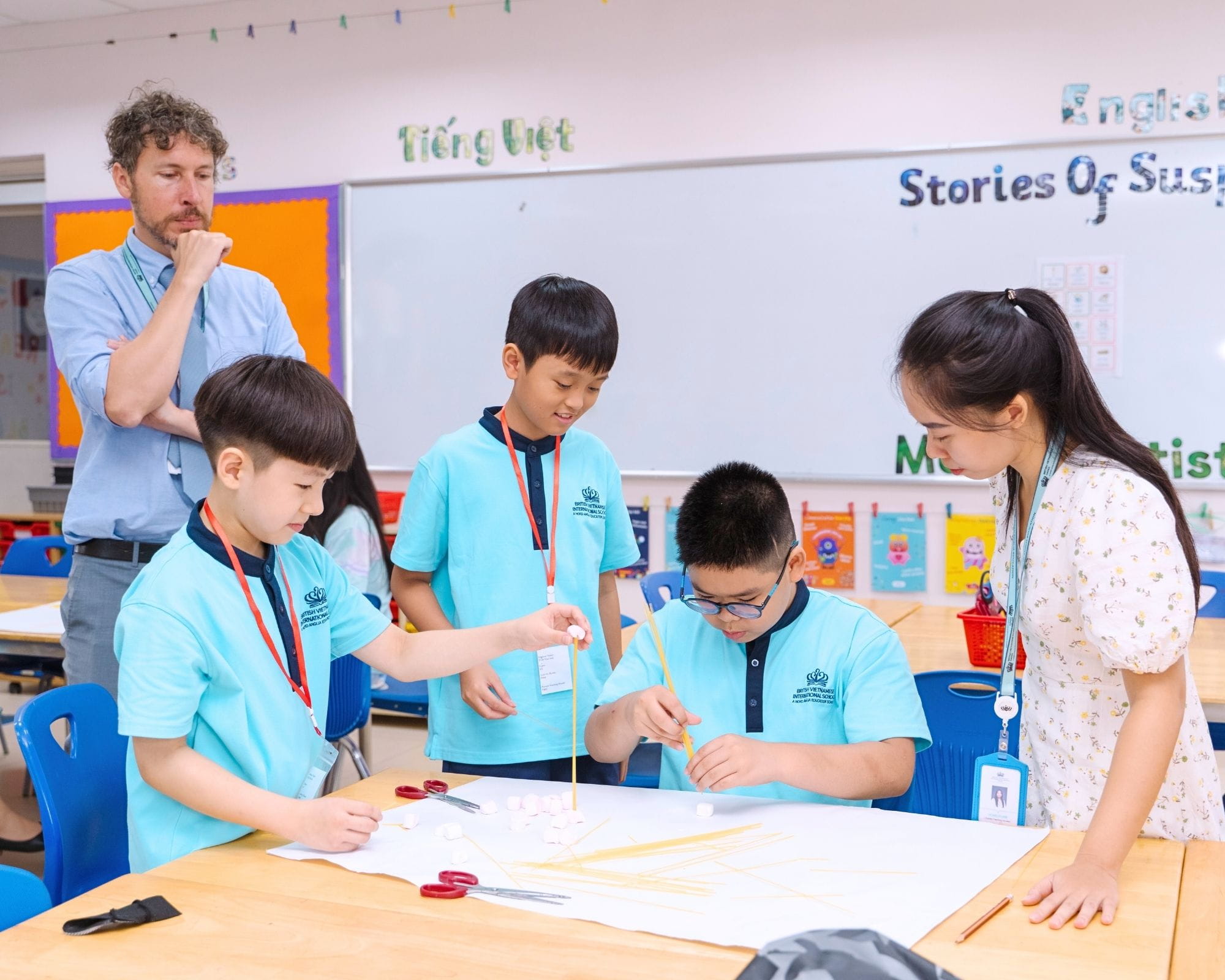 Tiếng Anh Khối 6: 92% học sinh đạt hoặc vượt chuẩn quốc tế - Year 6 Excel in English 92 Hit UK Targets