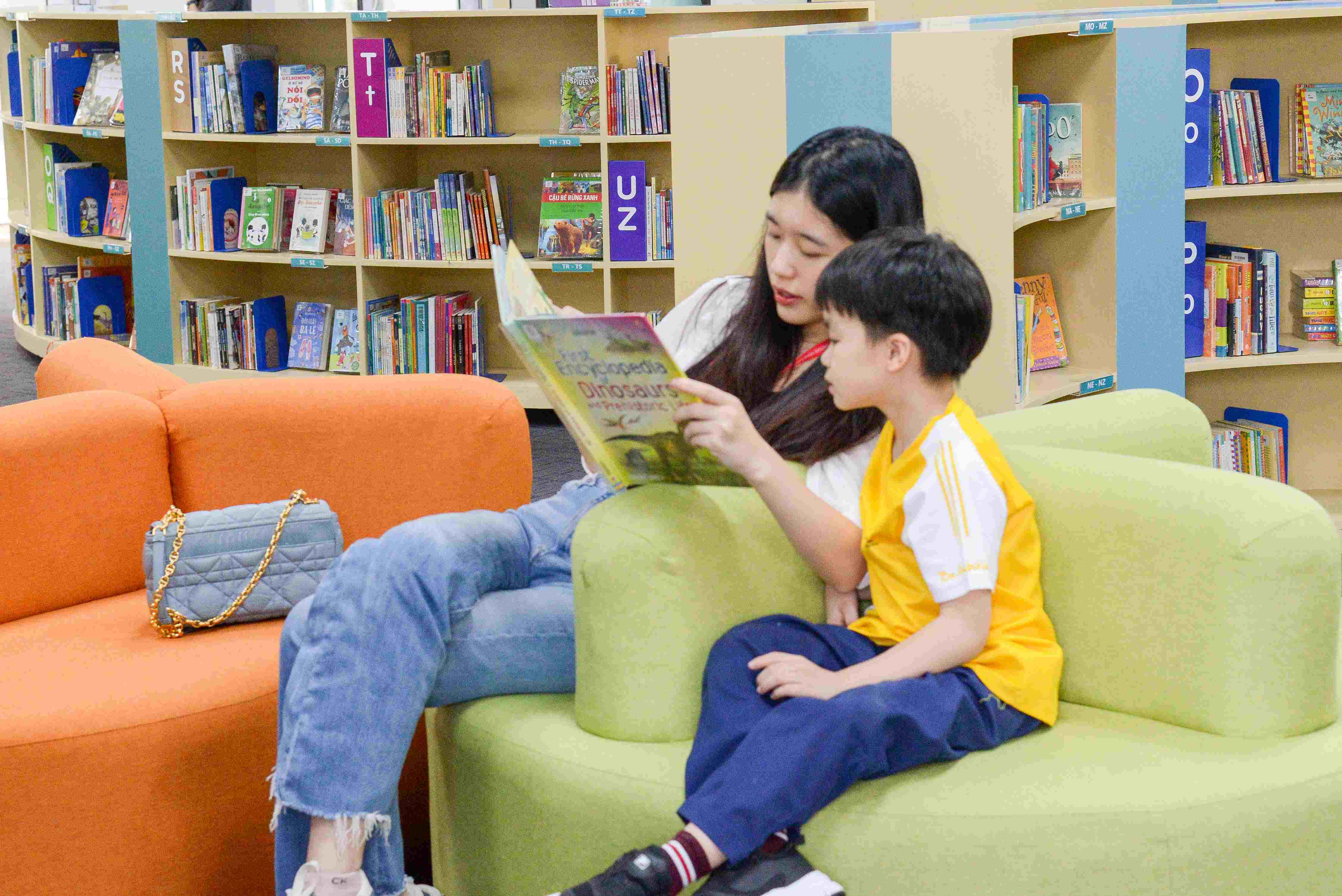 Tầm quan trọng của việc đọc trong thế giới ngày càng số hóa tại Việt Nam - The top benefits of reading in a digital age