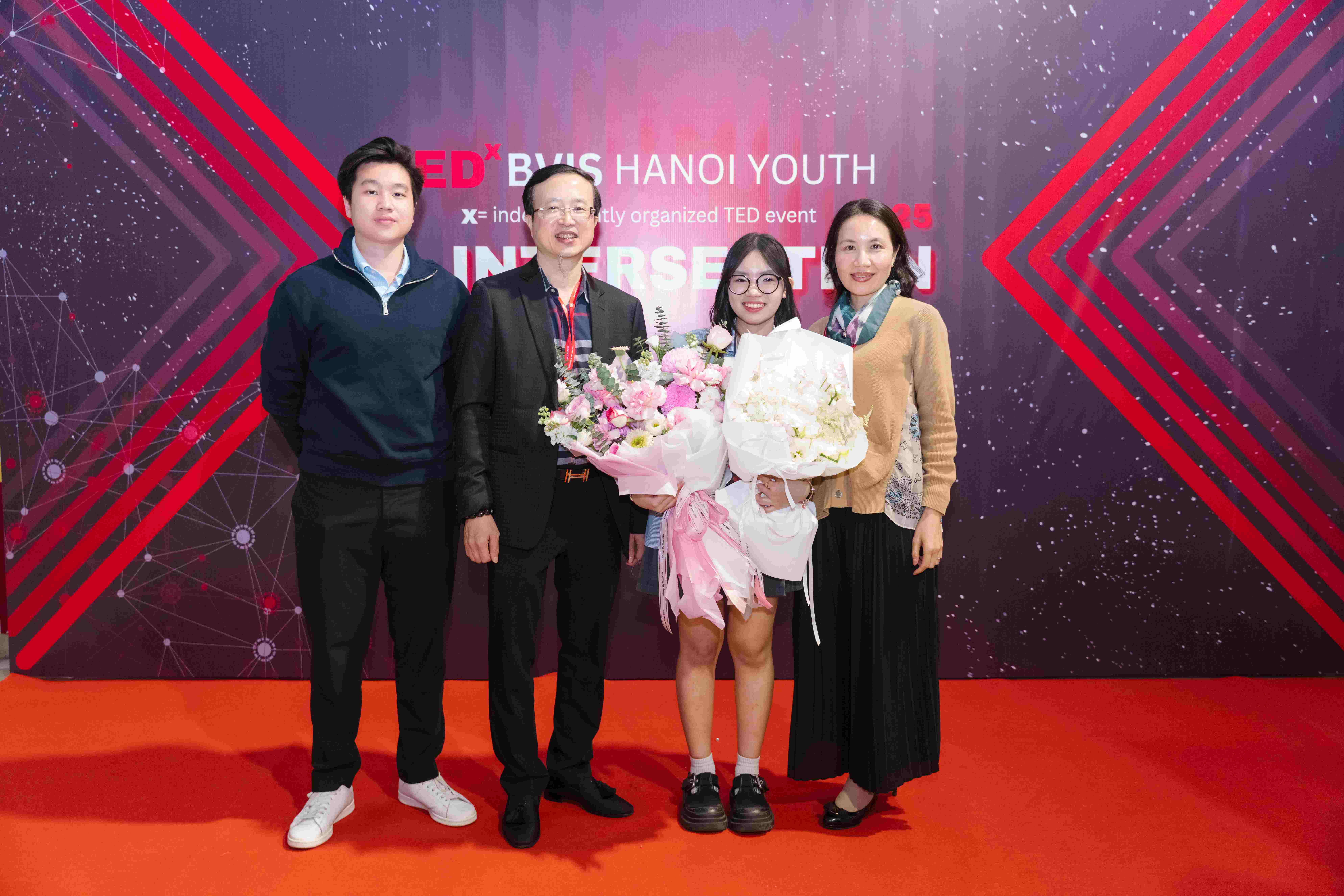 Đằng sau những lời quảng cáo, đâu mới là điều phụ huynh nên cân nhắc khi chọn trường? - What parents should really look for beyond school marketing claims