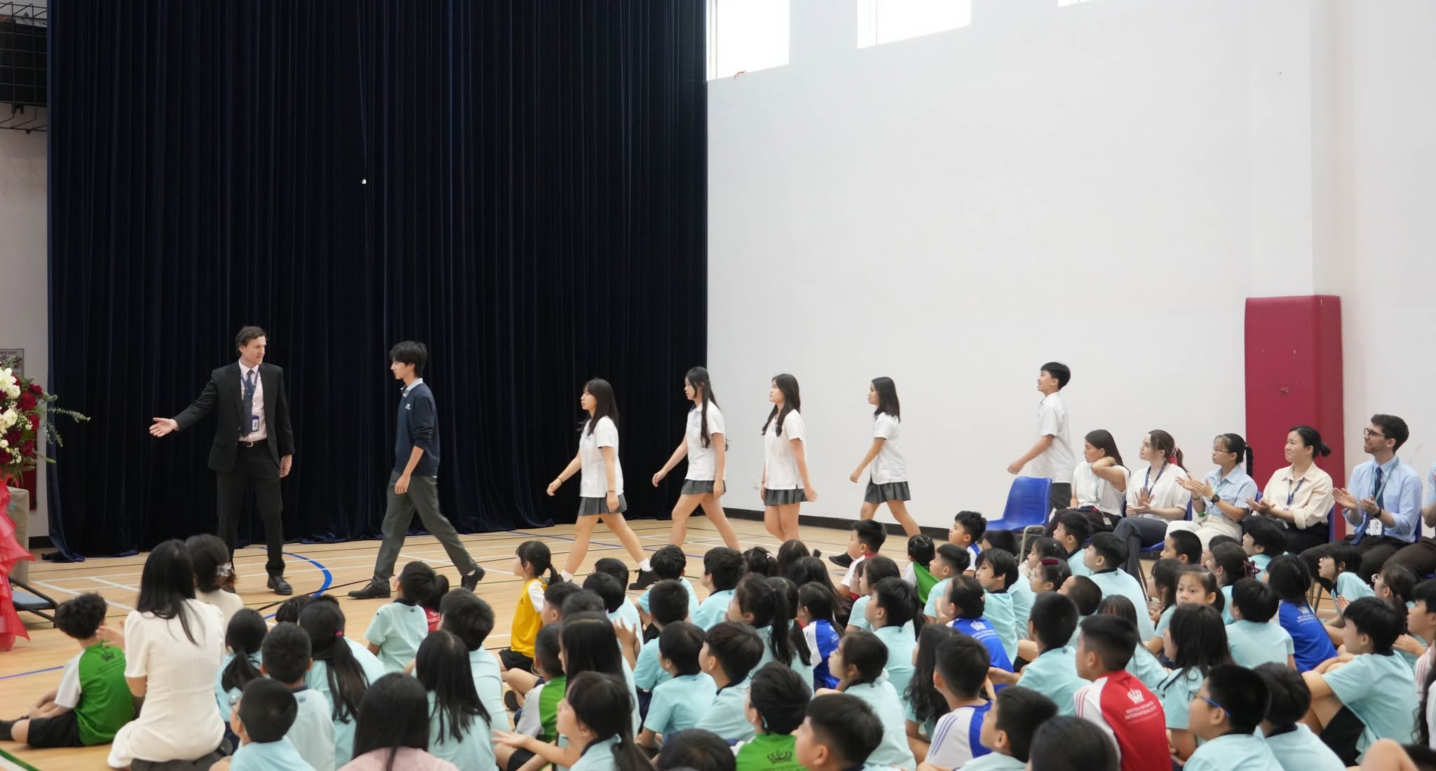Tại sao kết quả tốt ổn định trên toàn bộ khối lớp quan trọng hơn thành tích xuất sắc của một cá nhân? - Why consistent student outcomes matter more than one exceptional result