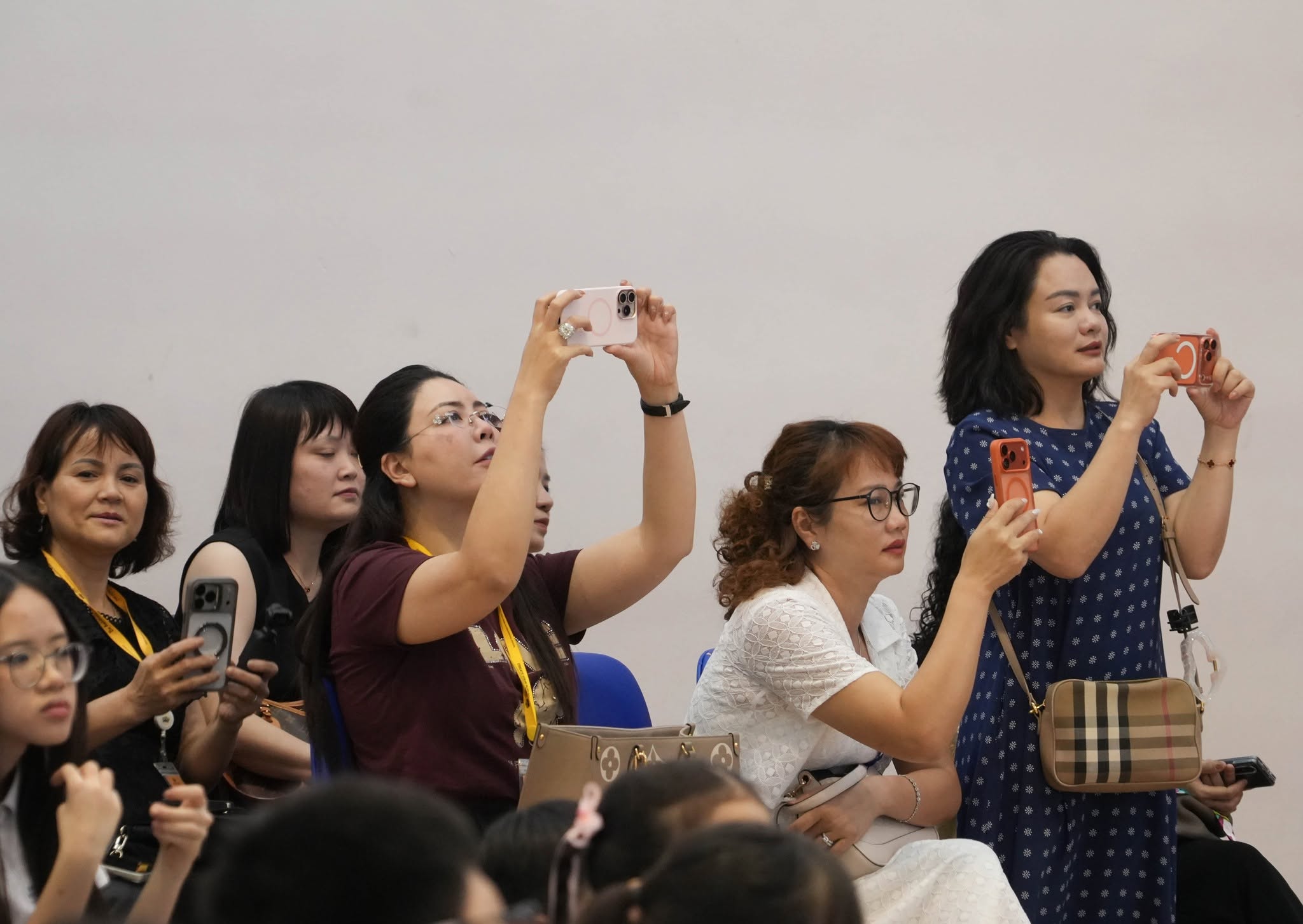 Tại sao kết quả tốt ổn định trên toàn bộ khối lớp quan trọng hơn thành tích xuất sắc của một cá nhân? - Why consistent student outcomes matter more than one exceptional result