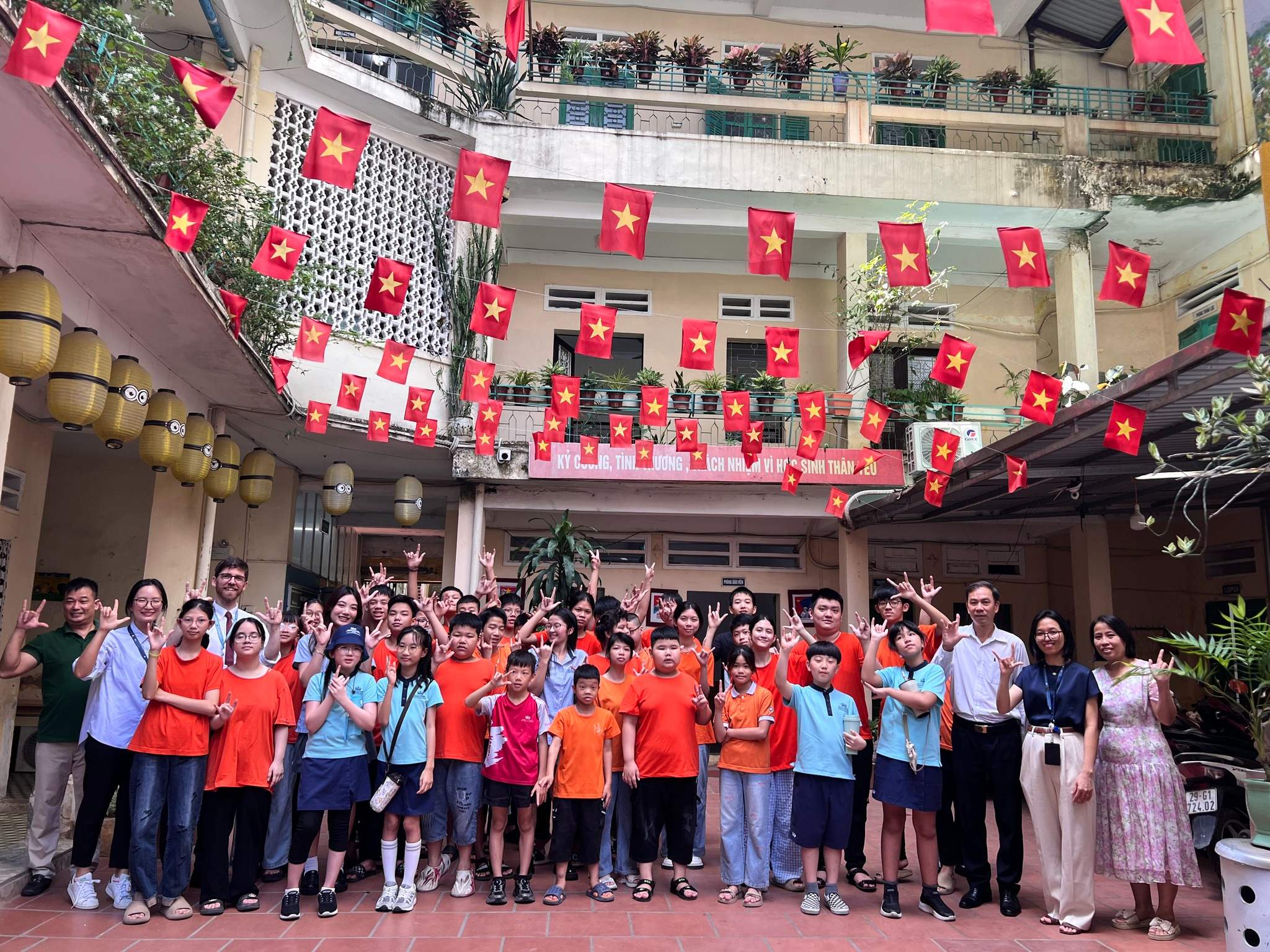 Cùng Nhau Tạo Nên Khác Biệt: Tác Động Xã Hội tại BVIS Hà Nội - Making a Difference Together Social Impact at BVIS Hanoi