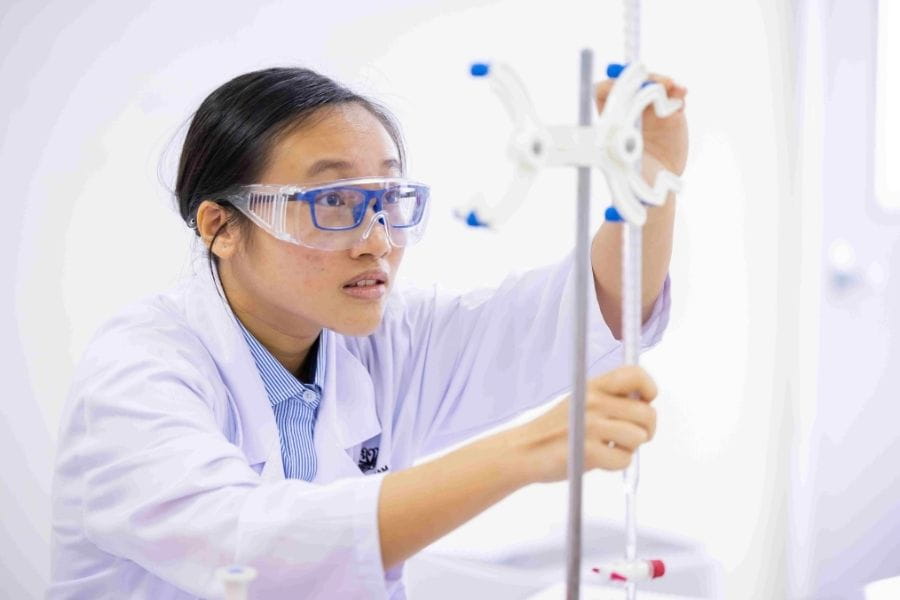 Kết quả A level xuất sắc và thành tích học tập - 04 - visualTimeline WithTags