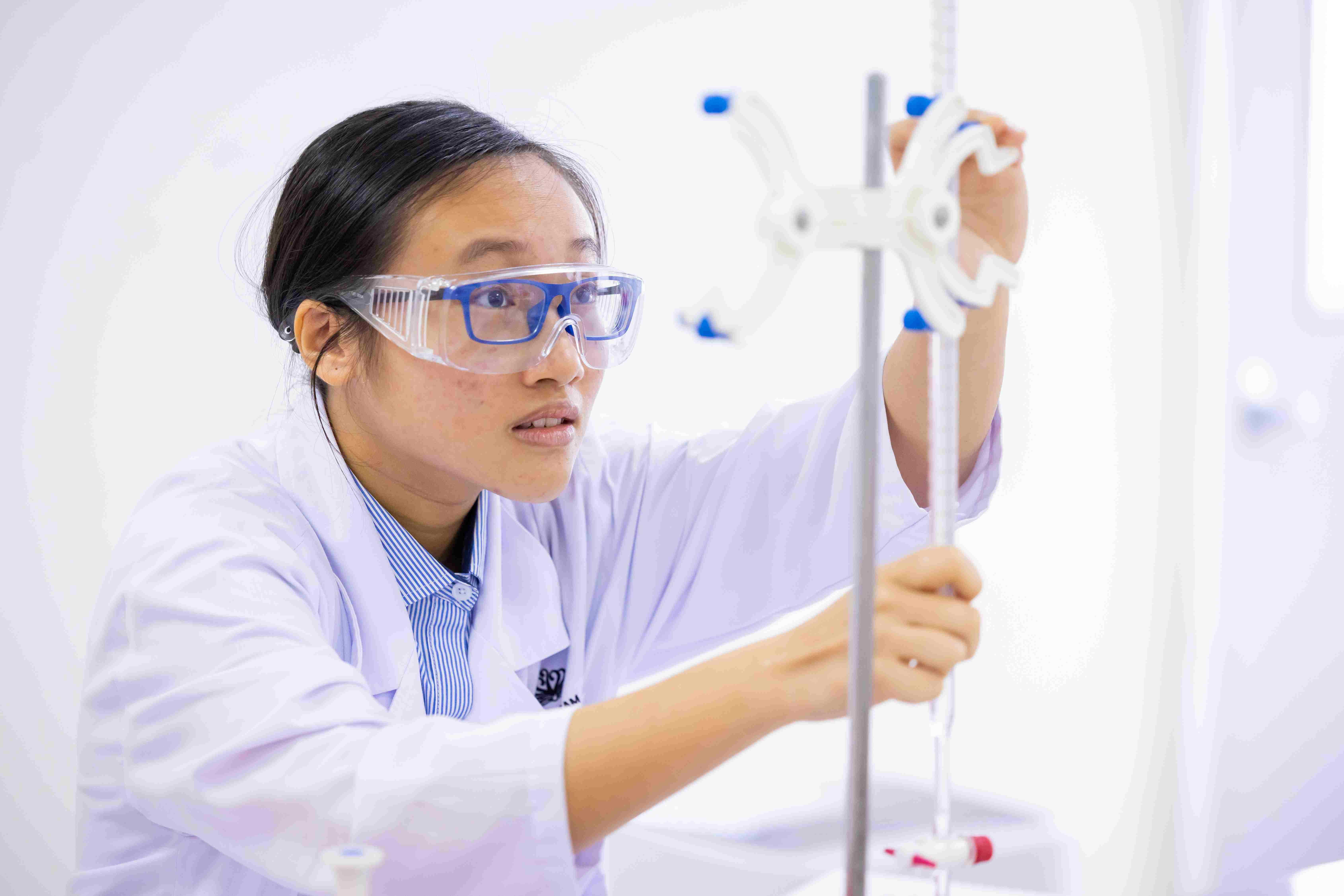 A Level tại Việt Nam | BVIS HCMC - 04 - visualTimeline WithTags