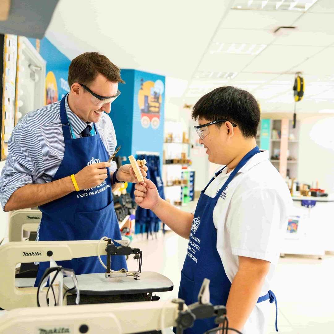 Chương trình IGCSE (THPT) cho học sinh 14-16 tuổi tại BVIS - Small Text And Image Checklist