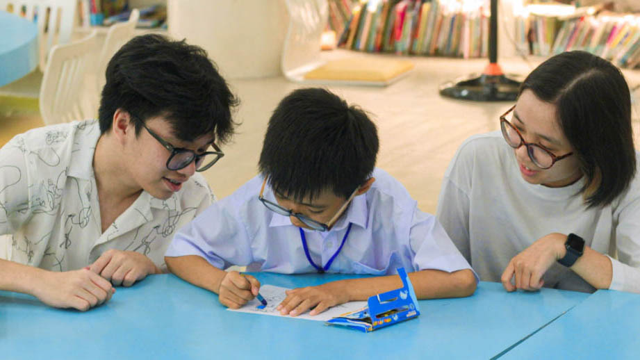 Chí Khang (Eric), niên khóa 2024–2025: chinh phục 7 trường đại học hàng đầu tại Mỹ và Canada cùng tổng học bổng $235,000 - Eric Class of 25 Gains Admission to 7 Top Universities with $235K in Scholarships