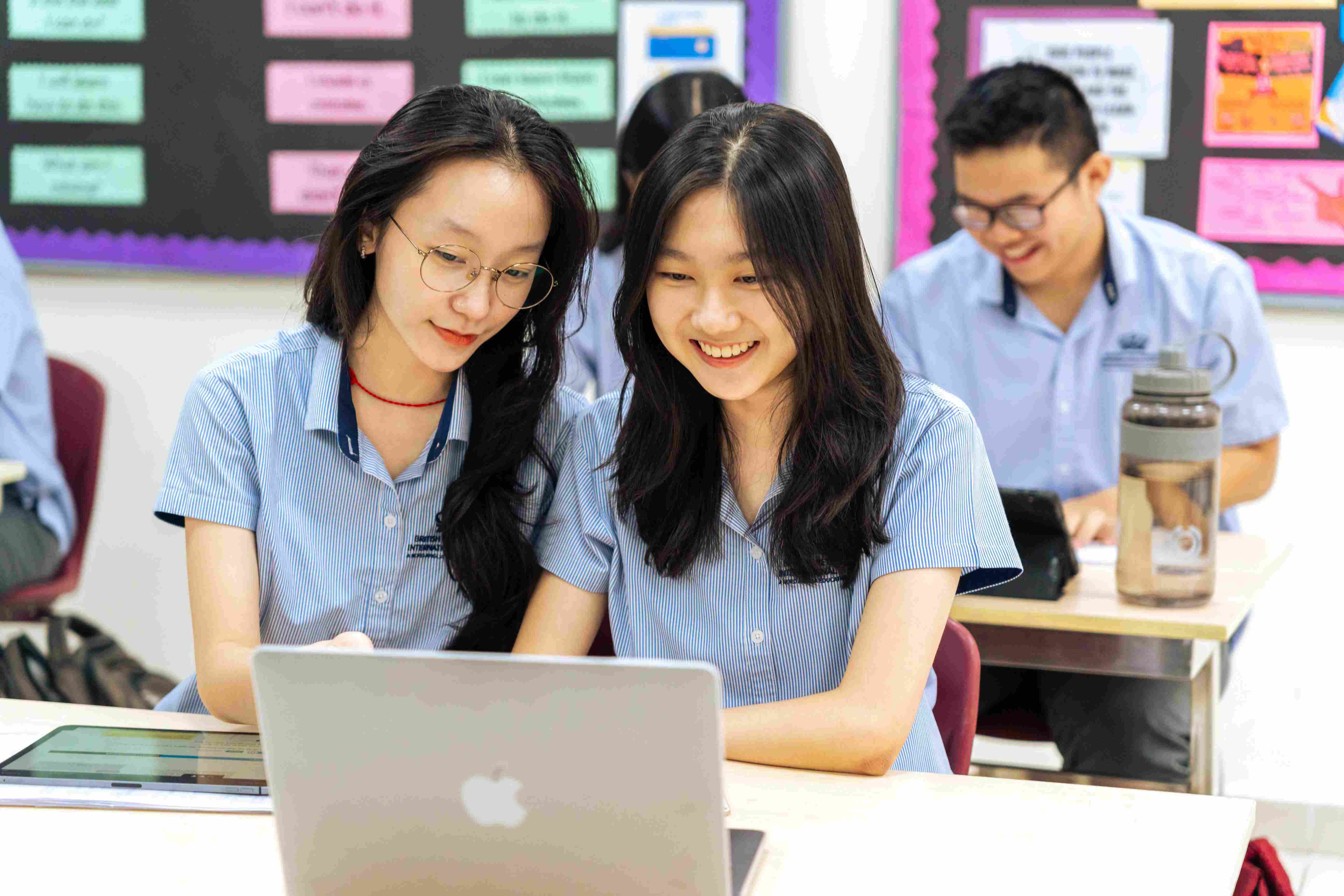 Congratulations to Anh Thu on her outstanding acceptance into the top-ranking university in Australia - The University of Sydney! - Nguyen Dang Anh Thu outstanding acceptance into the University of Sydney