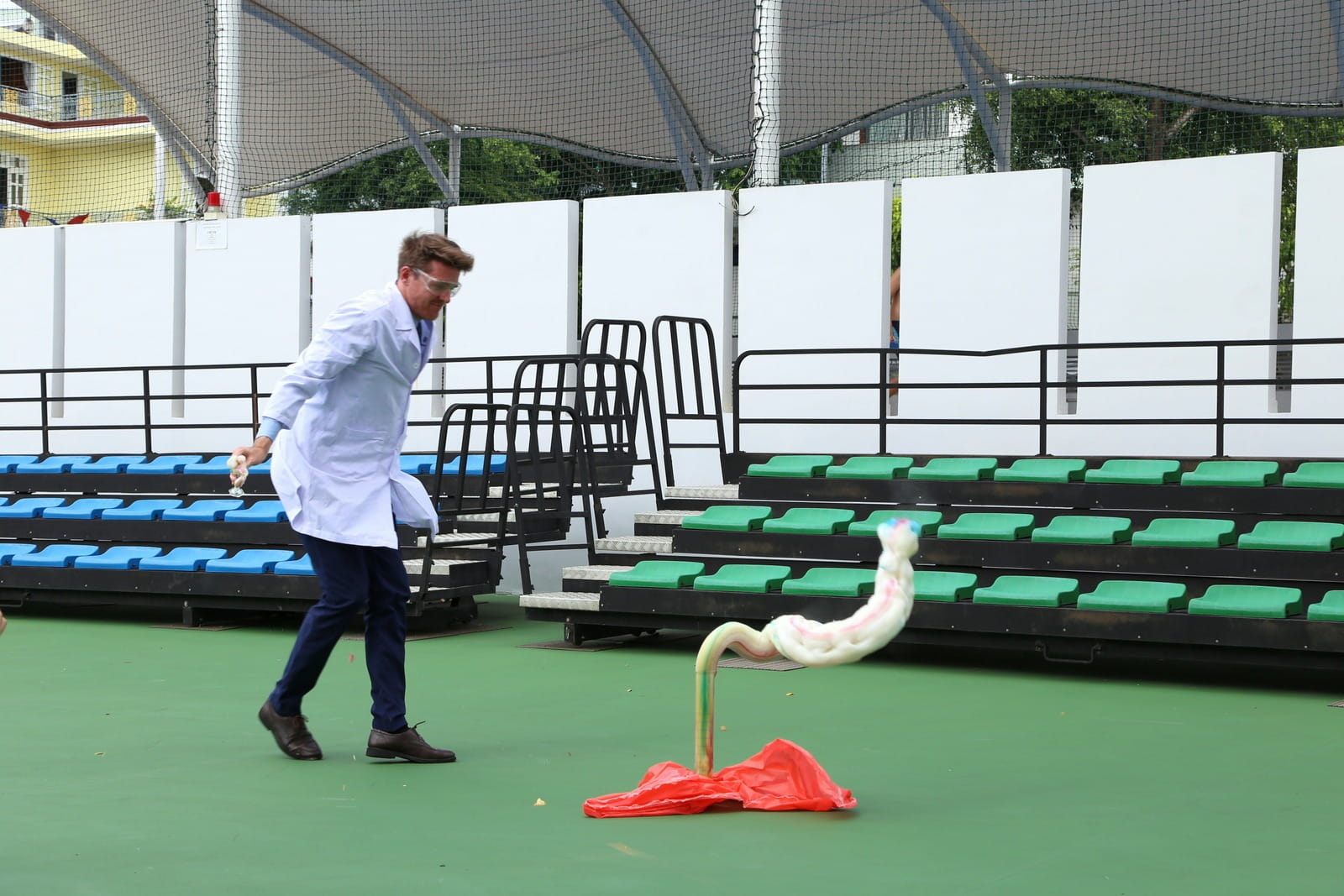 Tuần lễ Hóa học dành cho khối Trung học 2023-2024 - Carousel For News Detail