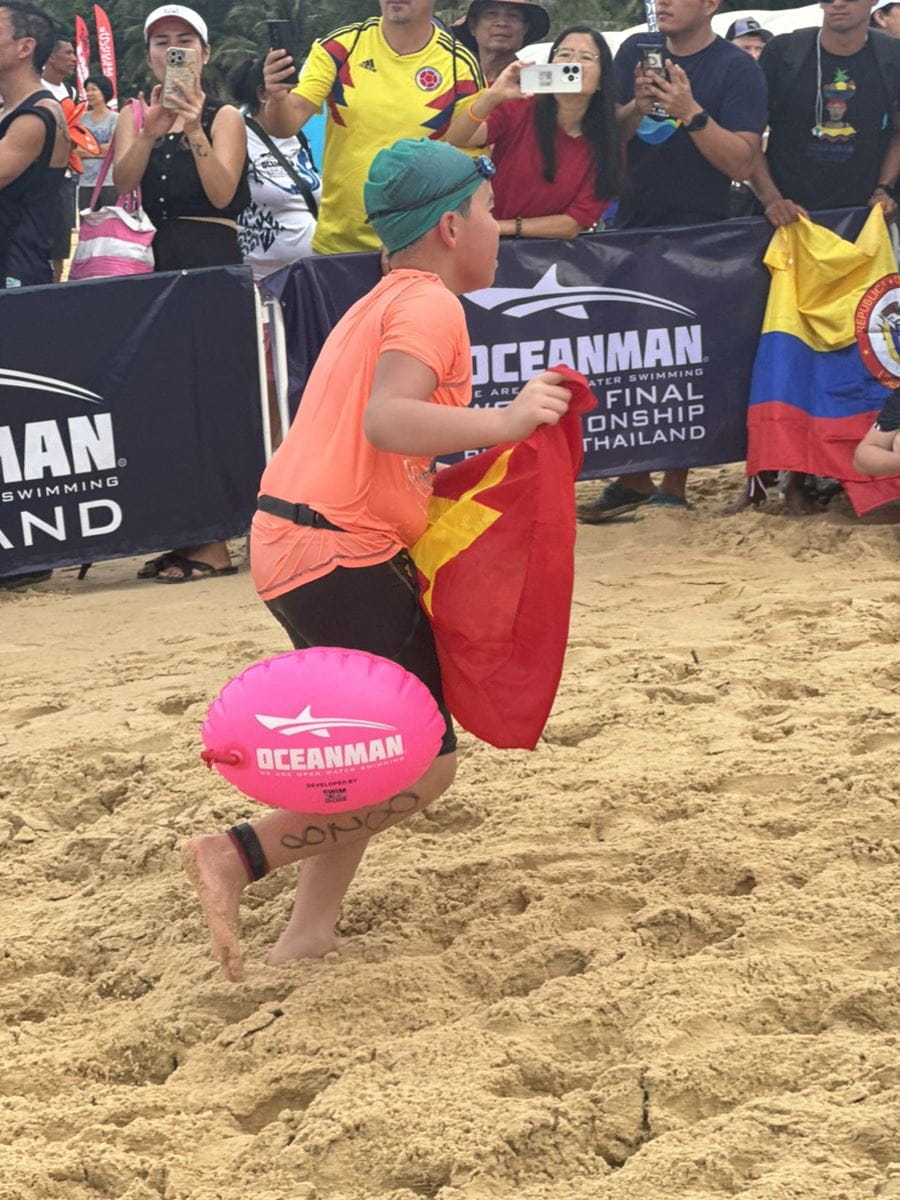 Our young swimmers of BVIS, Angie (Bao Chau) and Vuong Khoi continue to achieve high performance at The Oceanman International Swimming Championship! - Angie and Vuong Khoi achieve high performance at The Oceanman International Swimming Championship