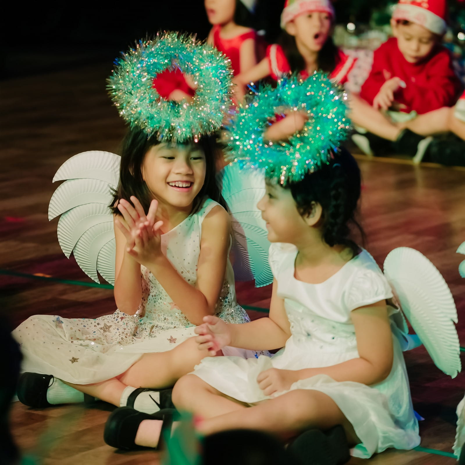 Khối 1 ơi, những khoảnh khắc đầu tiên của mùa Giáng Sinh này đã trở nên đặc biệt hơn nhờ các con đó! - Carousel For News Detail