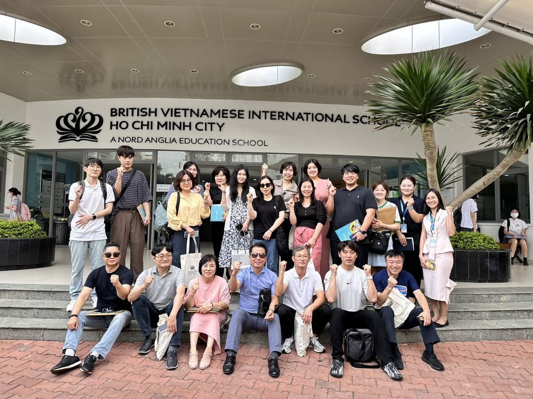 Các thành viên từ đại học hàng đầu Hàn Quốc đến thăm trường - Members from Korea University Visited BVIS HCMC
