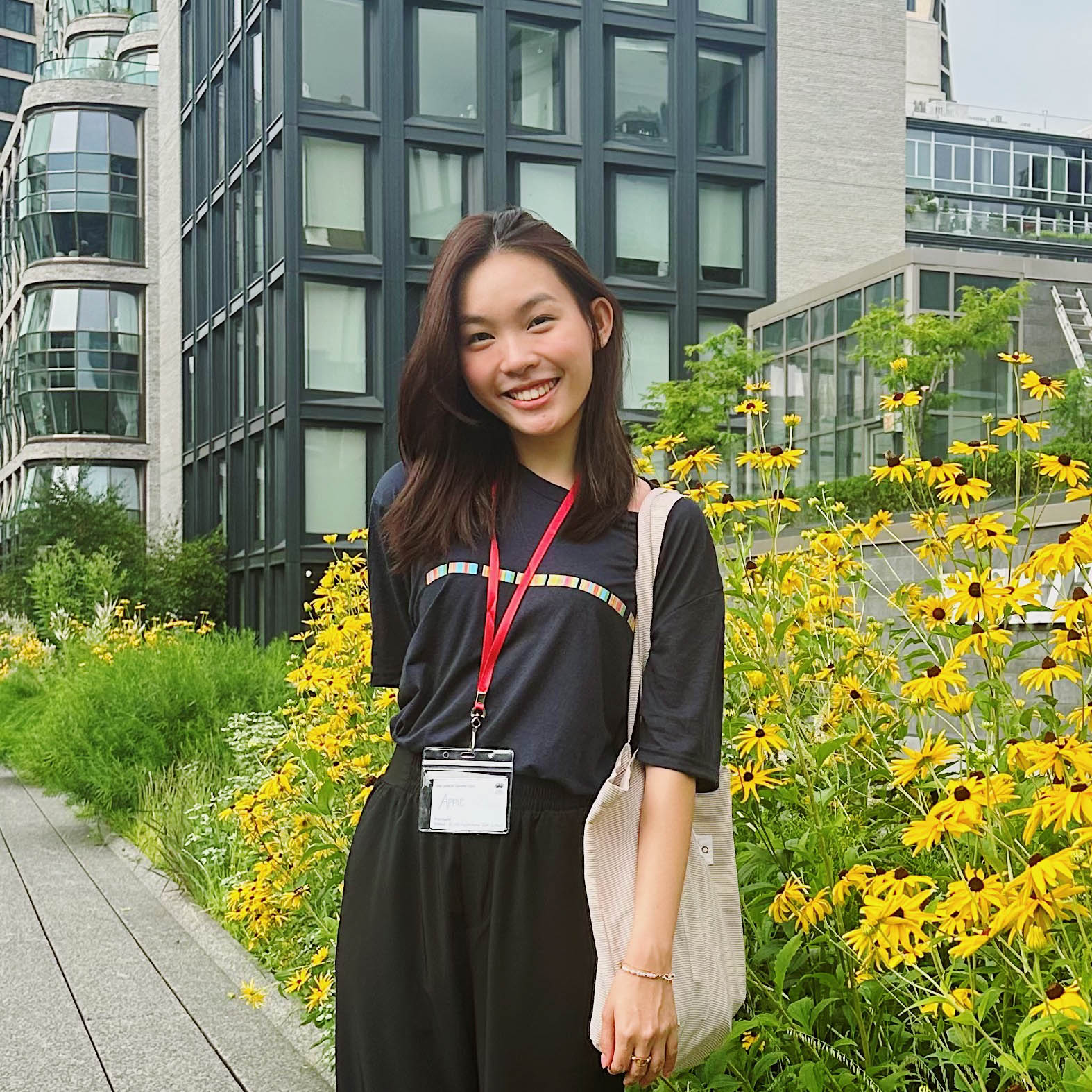 Quỳnh Lam (Apple), Lớp 13 trúng tuyển 8 trường đại học Mỹ với tổng giá trị học bổng 23,5 tỷ đồng - Quynh Lam Apple Year 13 has been admitted to 8 US universities total scholarship 23 5 billion Dong