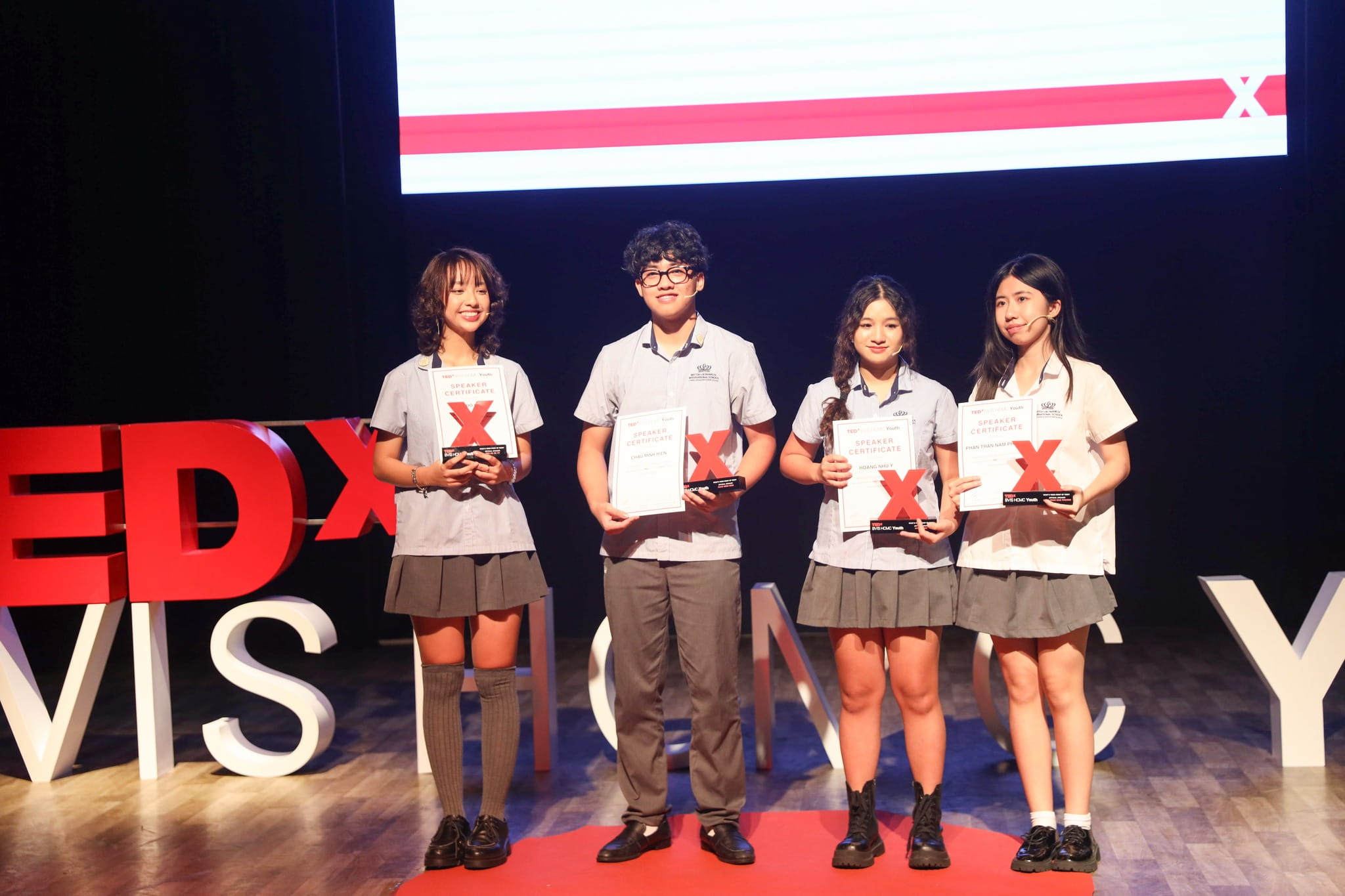 Bùng nổ cơn bão TEDxYOUTH lần đầu tiên tại BVIS! - Recap