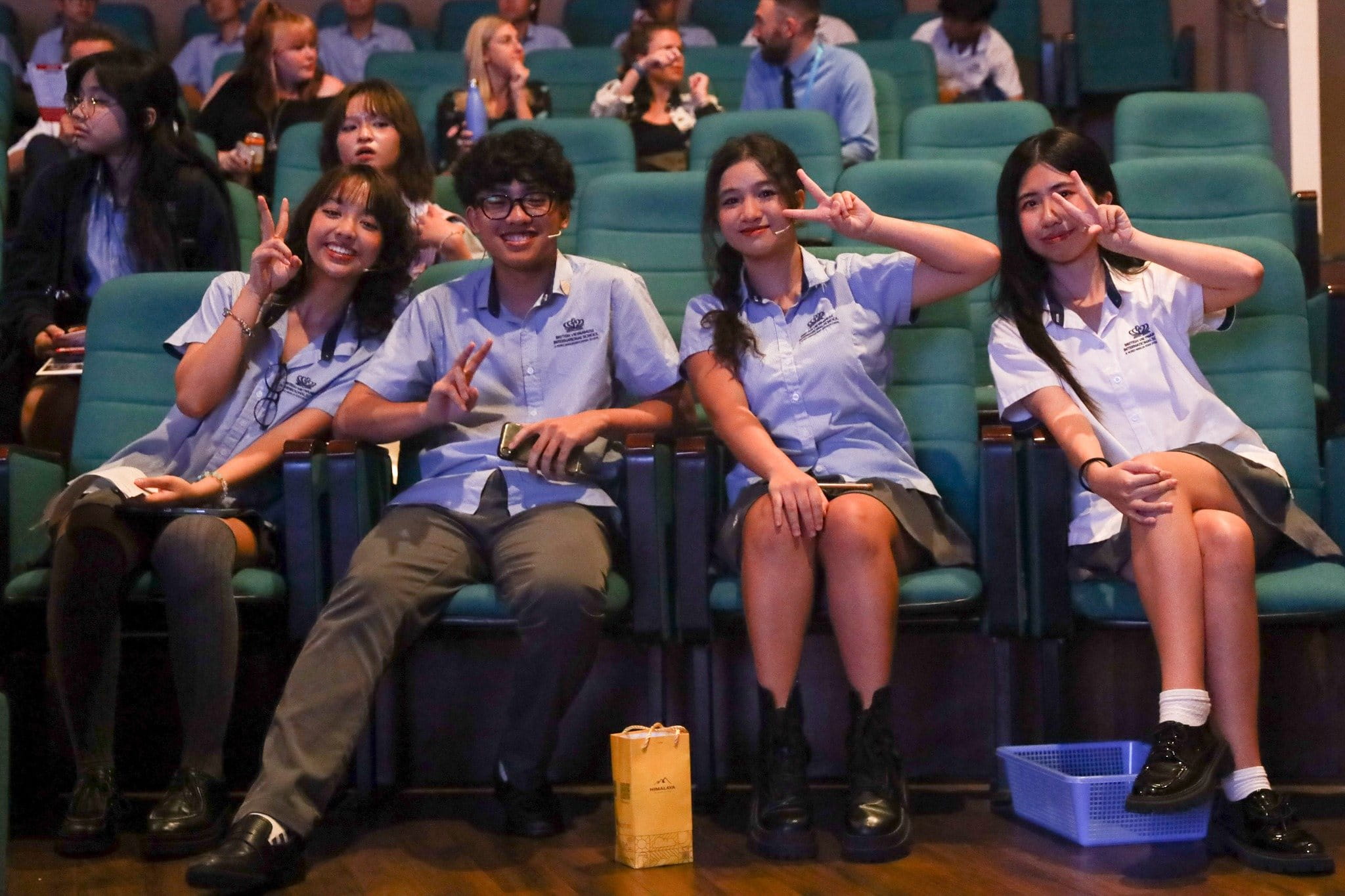 Bùng nổ cơn bão TEDxYOUTH lần đầu tiên tại BVIS! - Recap