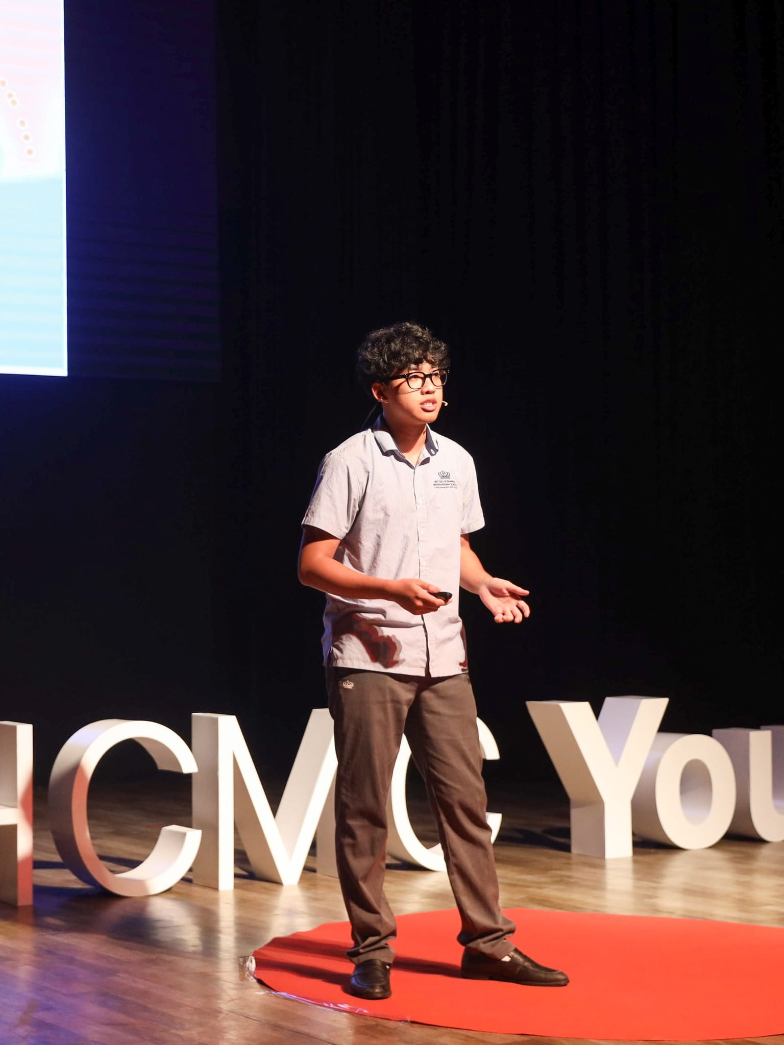 Bùng nổ cơn bão TEDxYOUTH lần đầu tiên tại BVIS! - Recap