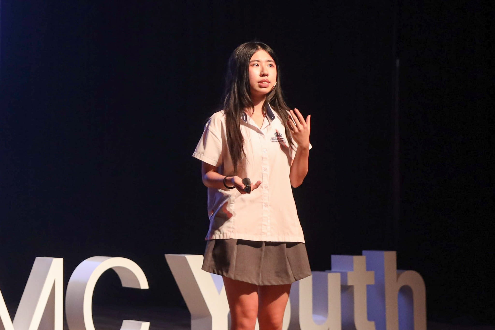 Bùng nổ cơn bão TEDxYOUTH lần đầu tiên tại BVIS! - Recap