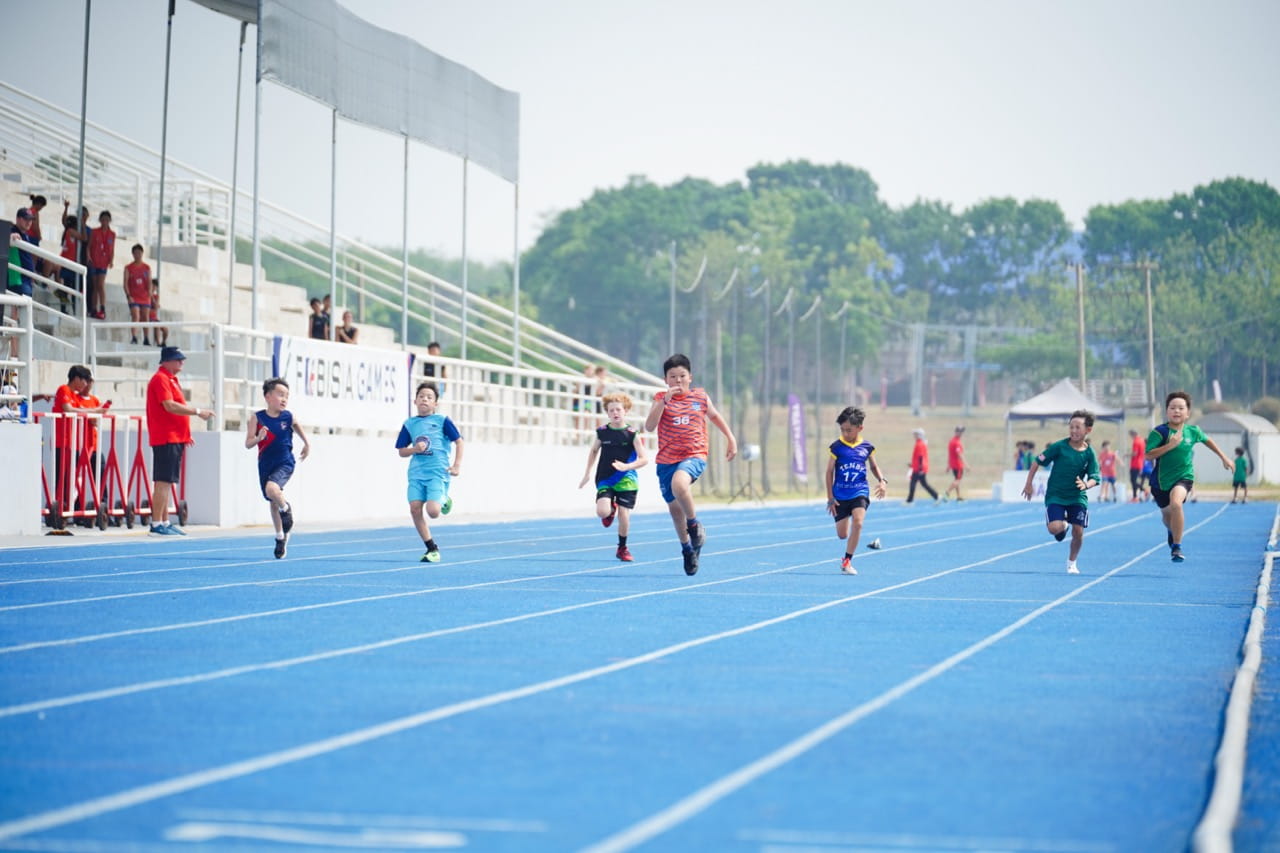 Our Bulldog Team had an excellent week at U11 FOBISIA Friendly Games 2024 - Swimming Athletics