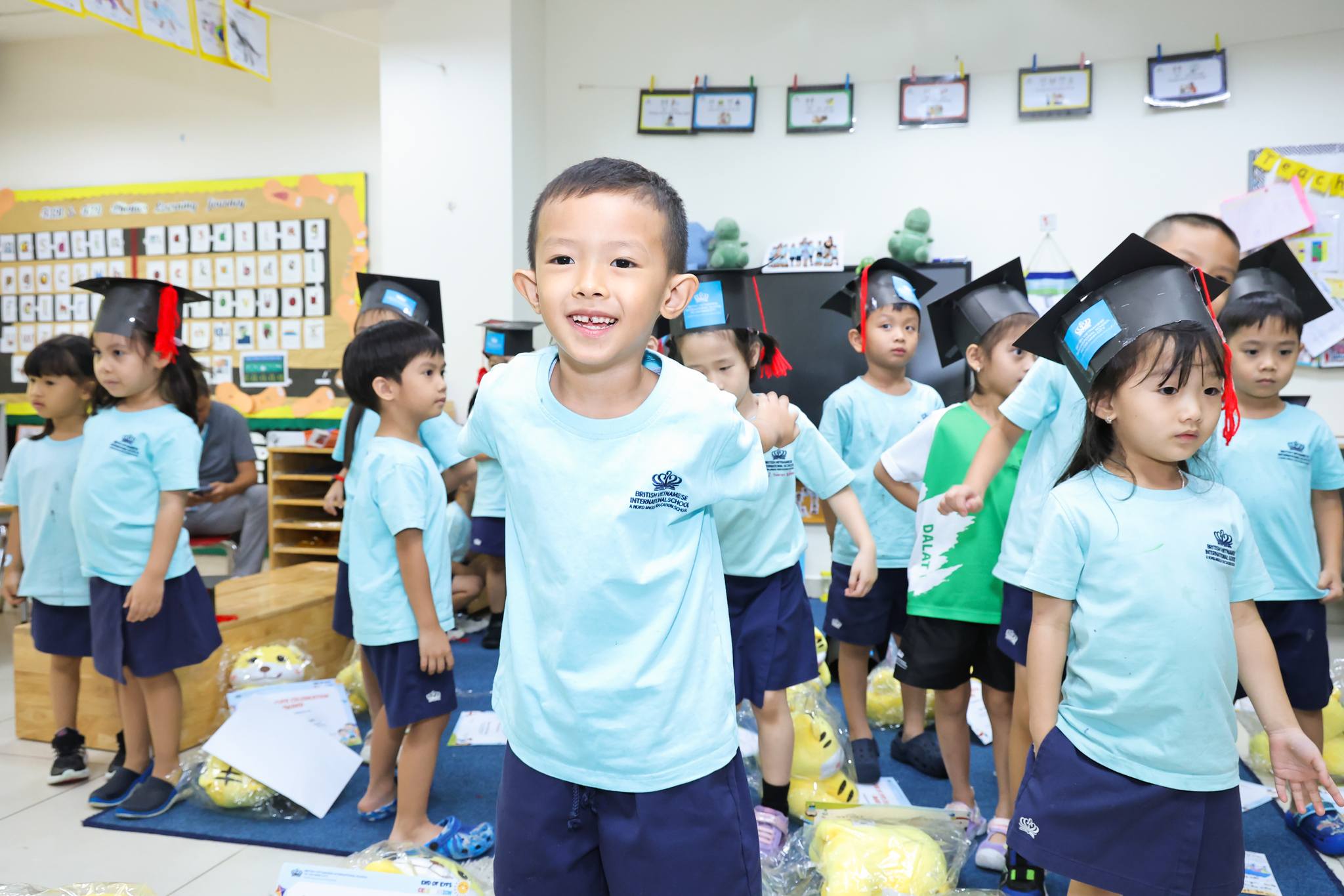 Congratulations to our outstanding F3 students on completing the EYFS programme - Carousel For News Detail