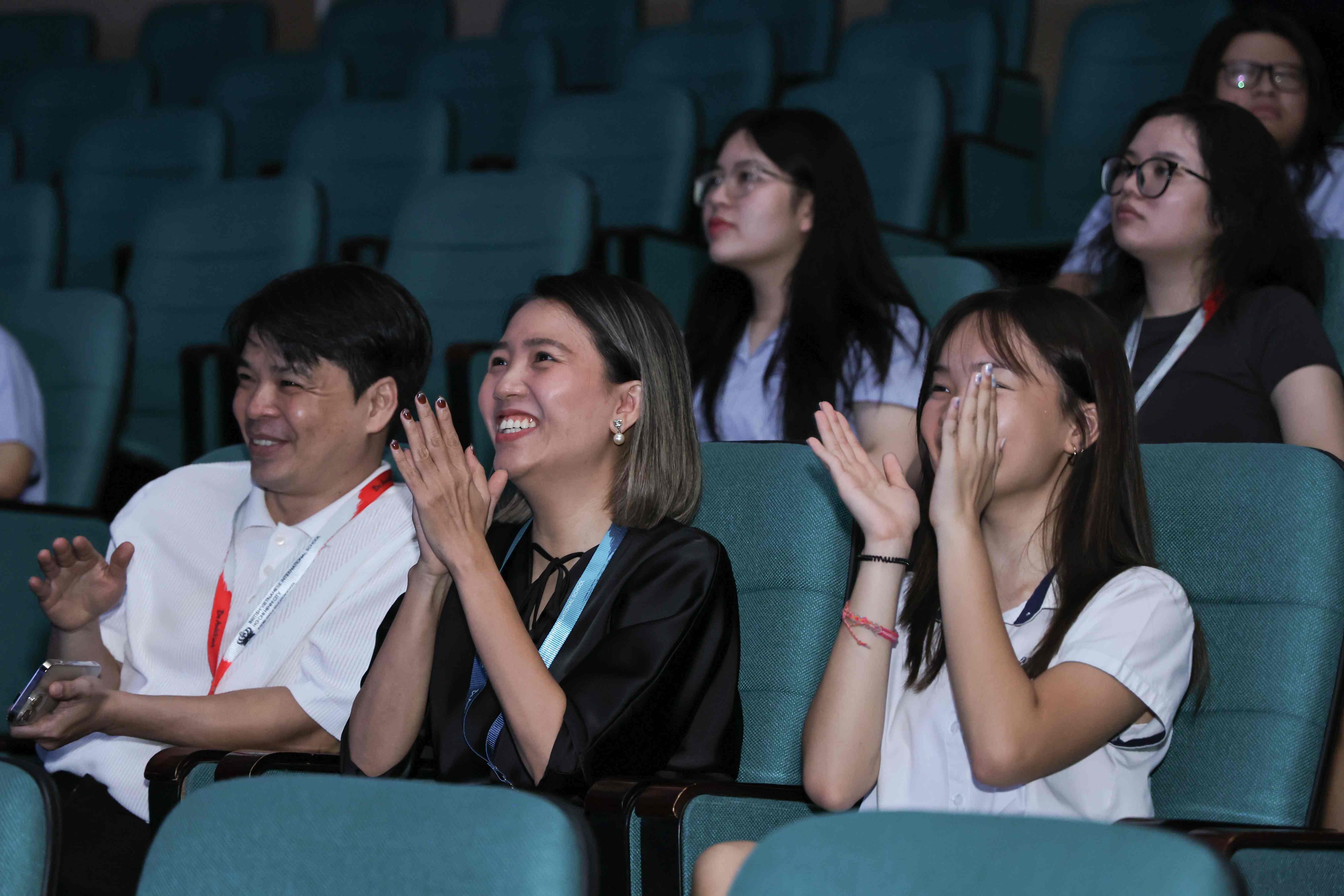 Lễ trao giải thưởng bộ môn Nghiên cứu Truyền thông năm 2024 - Carousel For News Detail