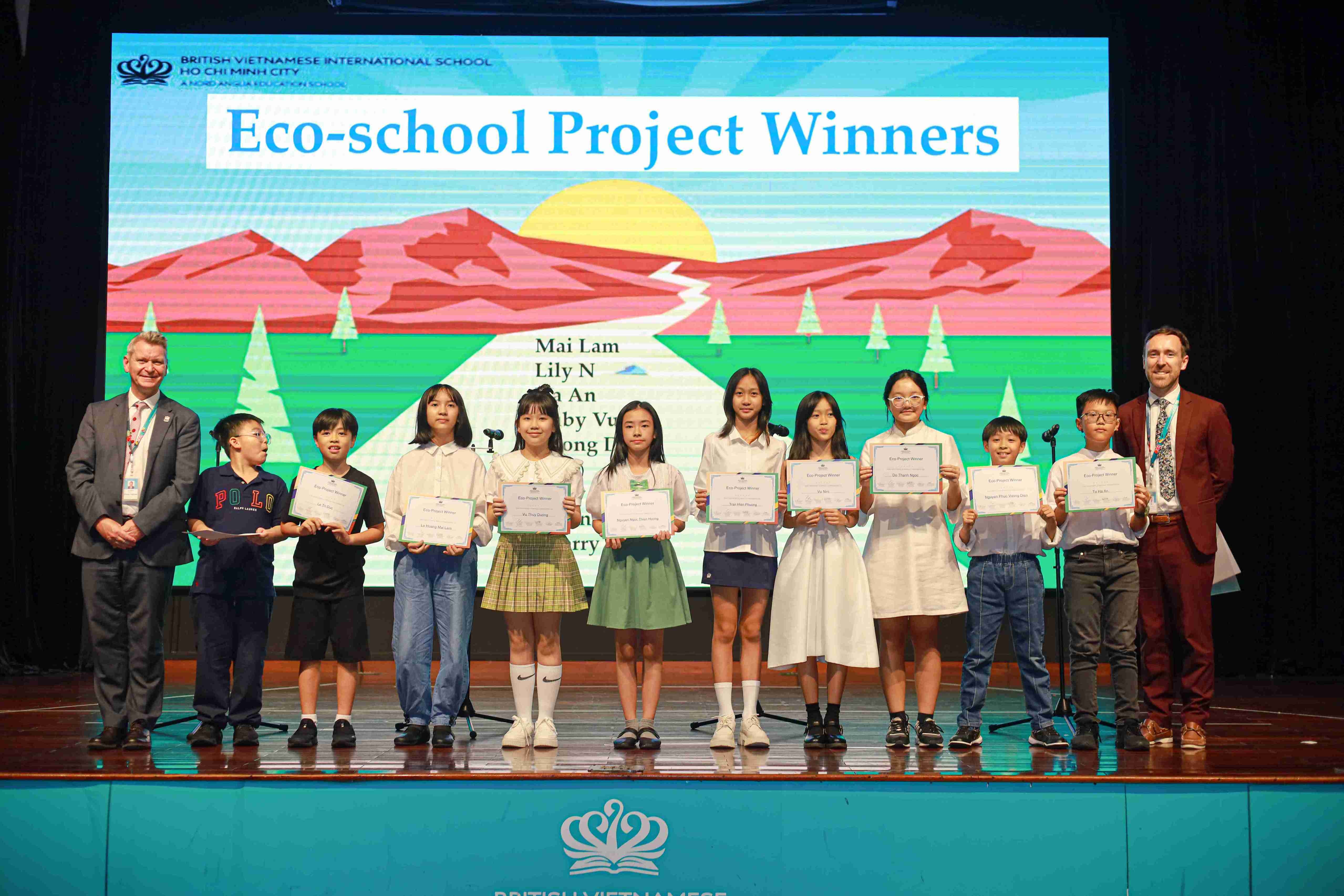 Những Bước chân Ký ức: Buổi lễ Chúc mừng Khối 6 với nhiều khoảnh khắc đáng nhớ - A Walk Down Memory Lane Year 6 Celebration with memorable moments