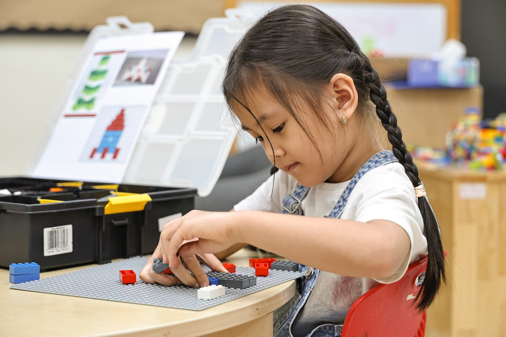 Summer School 2024 | Conquer the universe through robot programming, video game design, and creating Lego spaceships models! - Carousel For News Detail