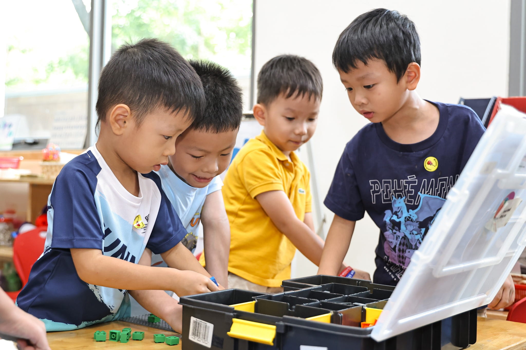 Summer School 2024 | Conquer the universe through robot programming, video game design, and creating Lego spaceships models! - Carousel For News Detail