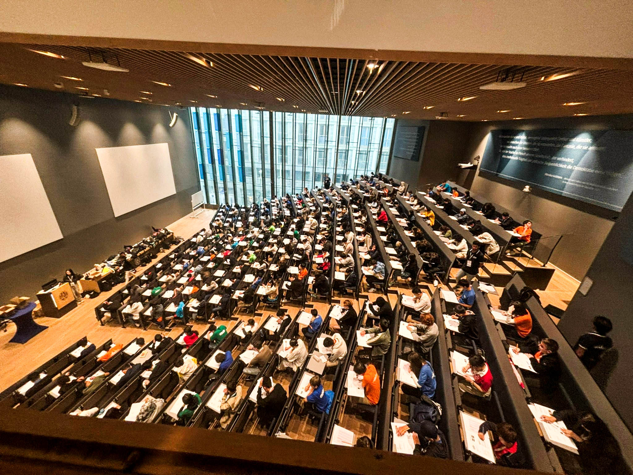 Phúc Thiên, Lớp 9 Xuất Sắc Đạt Huy Chương Bạc môn Toán Tại Kỳ Thi Olympic STEM Quốc Tế, Hà Lan - Phuc Thien Year 9 Excels with Silver Medal in Mathematics at the International STEM Olympiad