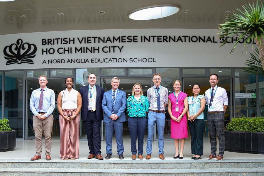 Tiến sĩ Leslie Williams: Làm thế nào chúng ta có thể phát triển một môi trường học tập thể hiện các giá trị EDIB? - Dr Leslie Williams How can we develop a learning environment that embodies our EDIB values