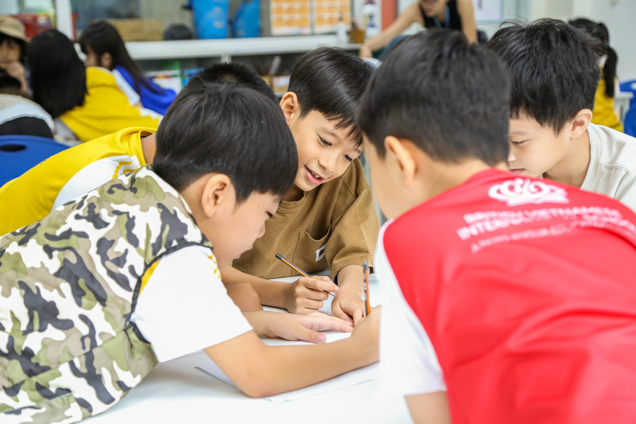 Những “nhà thám hiểm nhí” lớp 4 hào hứng khám phá thế giới - Carousel For News Detail