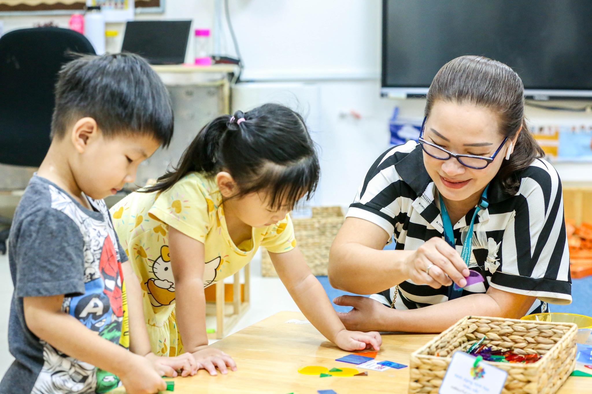 EYFS Stay & Play | Khi Ba Mẹ Trải Nghiệm Học Mà Chơi Cùng Bé - Carousel For News Detail