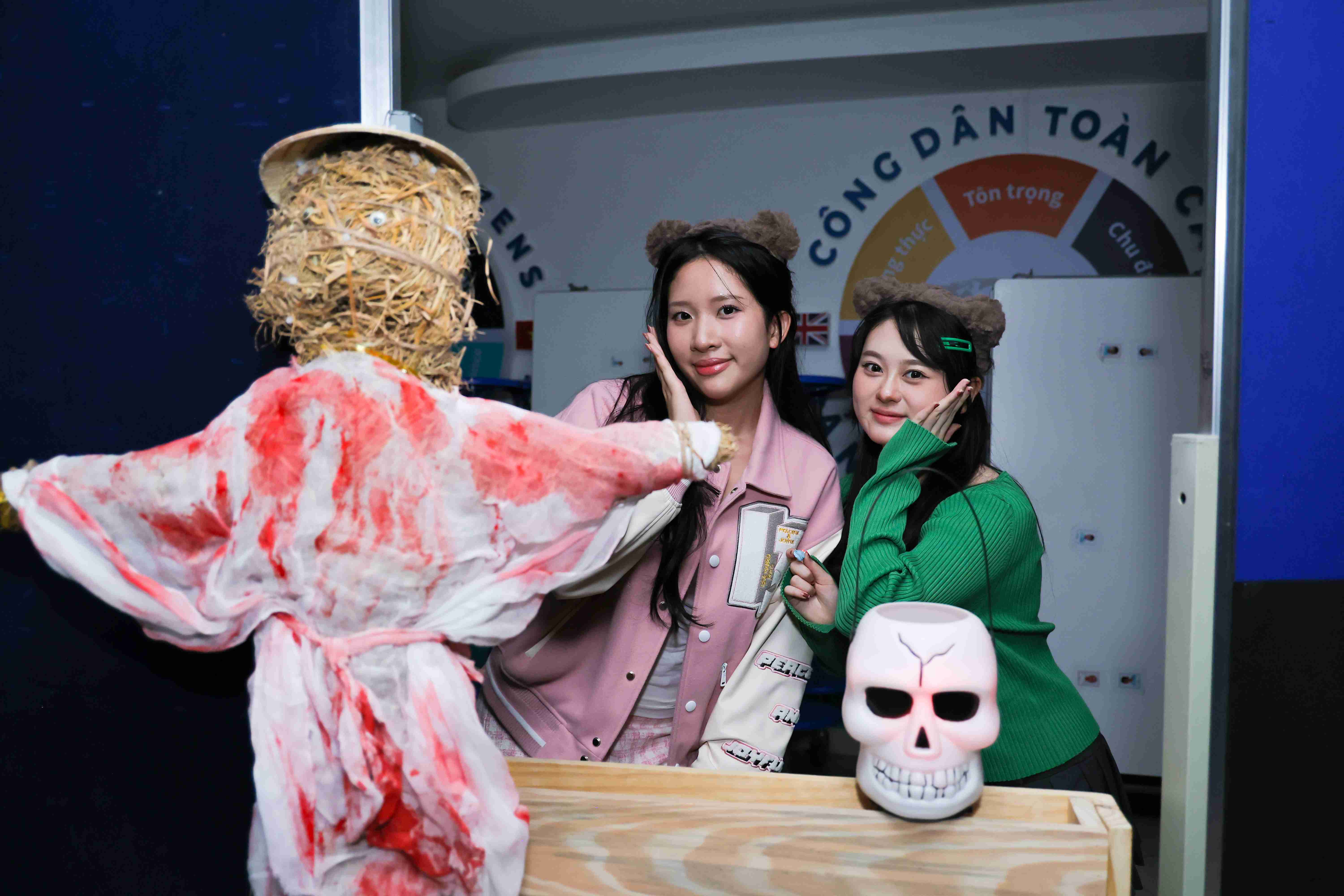 Đêm hội xem phim gia đình Halloween huyền bí - Carousel For News Detail