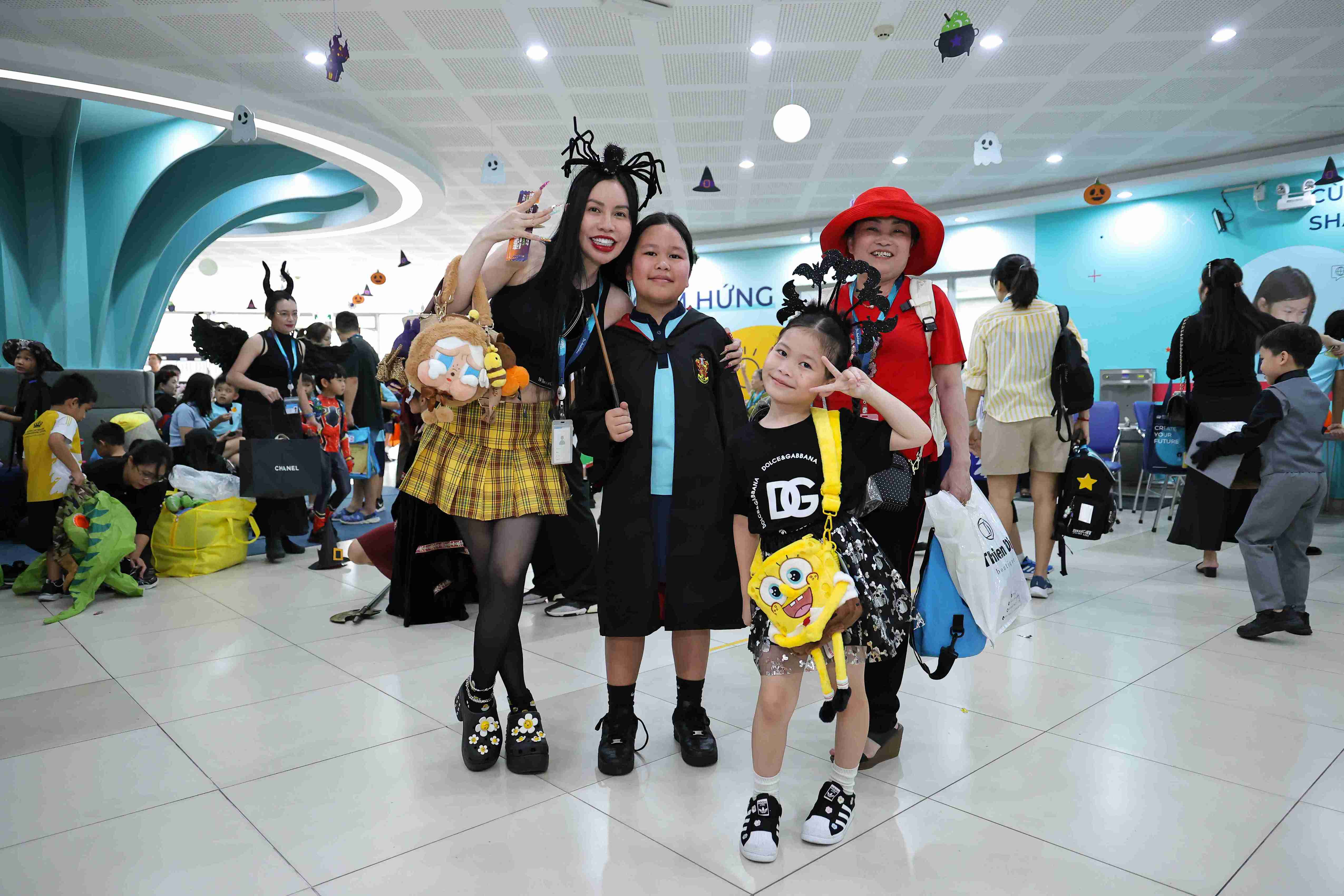 Đêm hội xem phim gia đình Halloween huyền bí - Carousel For News Detail