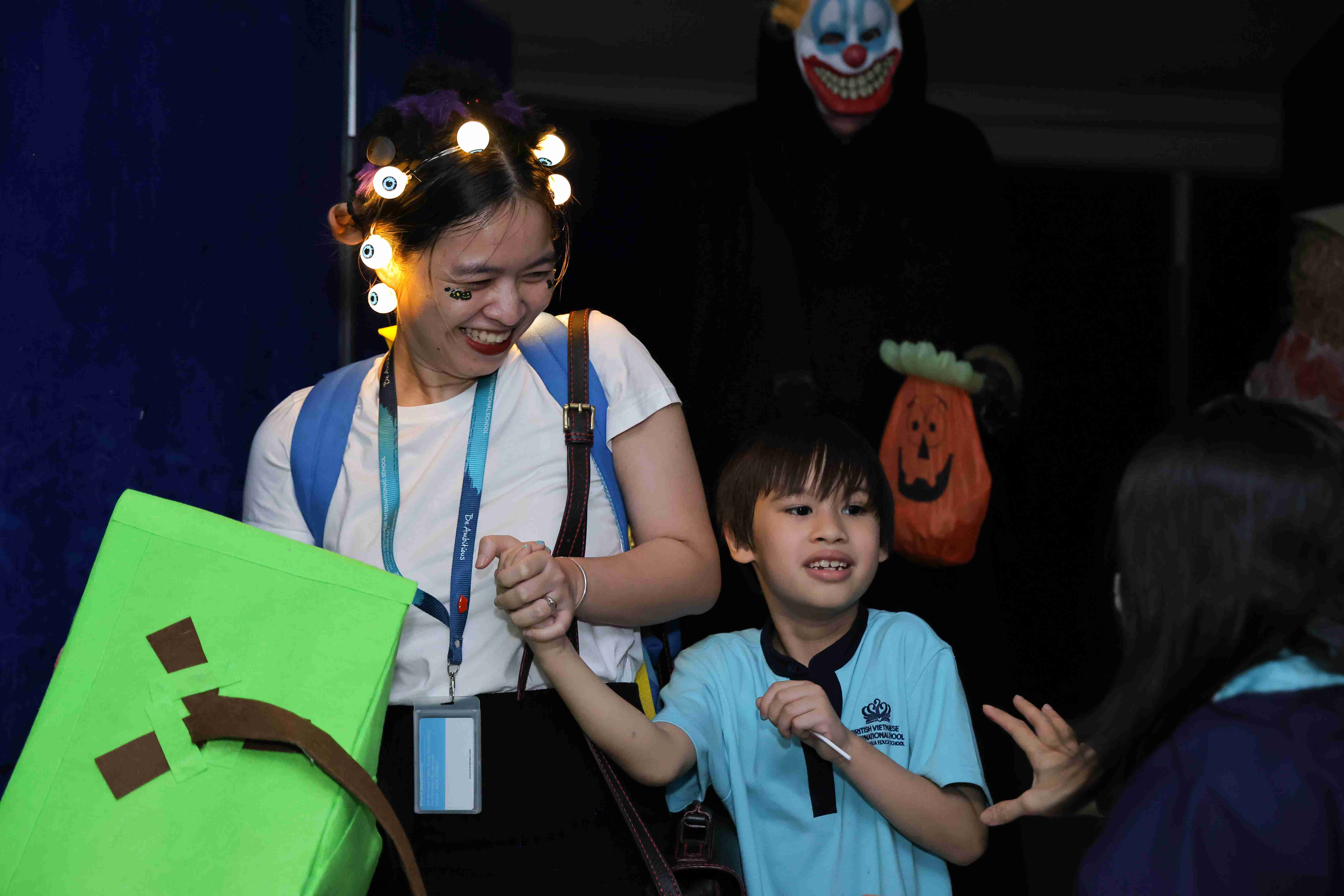 Đêm hội xem phim gia đình Halloween huyền bí - Carousel For News Detail