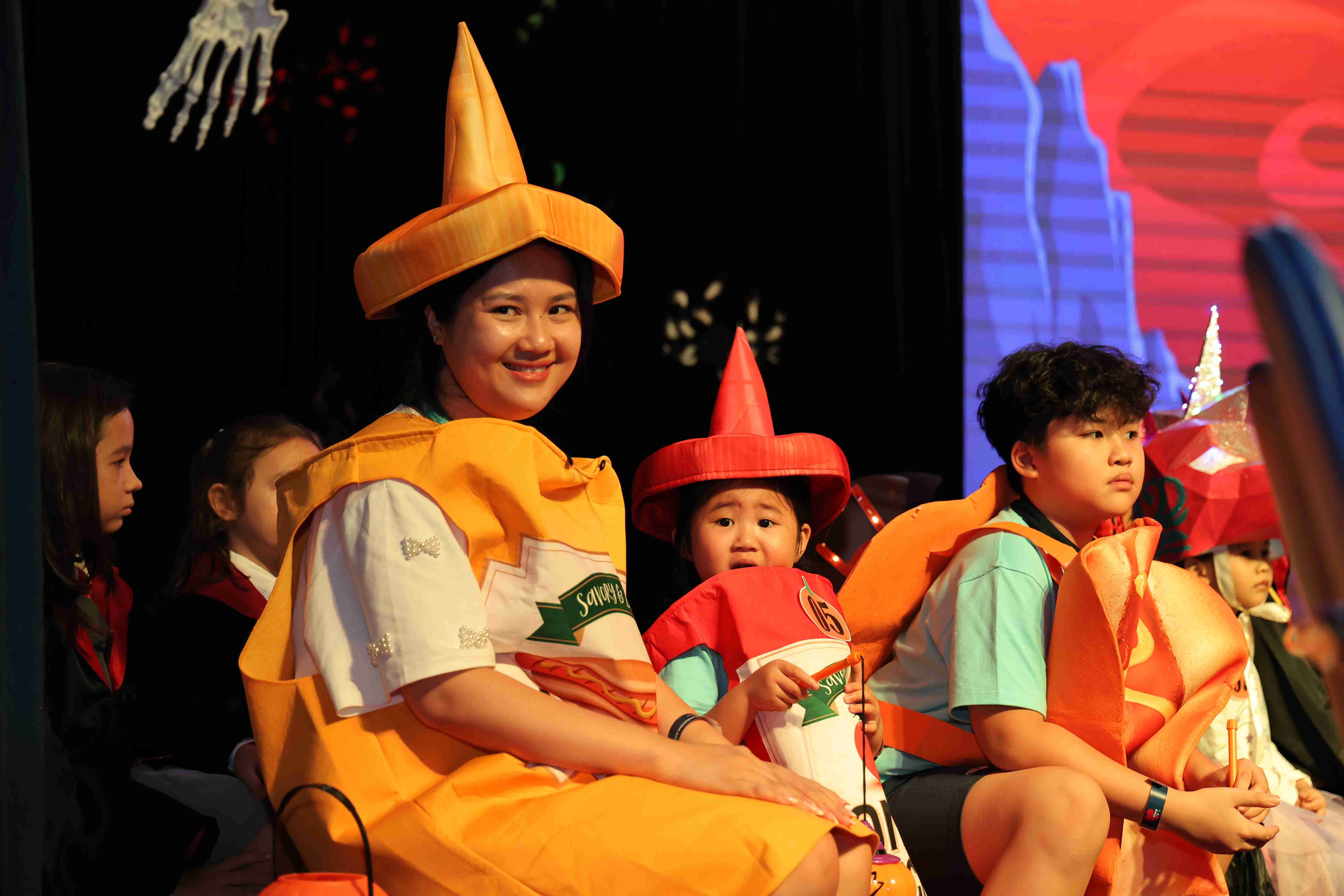 Đêm hội xem phim gia đình Halloween huyền bí - Carousel For News Detail